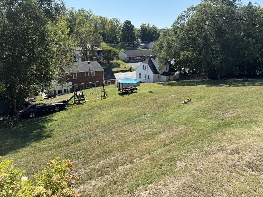 1902 FIRST ST, STAUNTON, Virginia 24401, 3 Bedrooms Bedrooms, ,1 BathroomBathrooms,Residential,1902 and 1904 First Street,1902 FIRST ST,682025 MLS # 682025