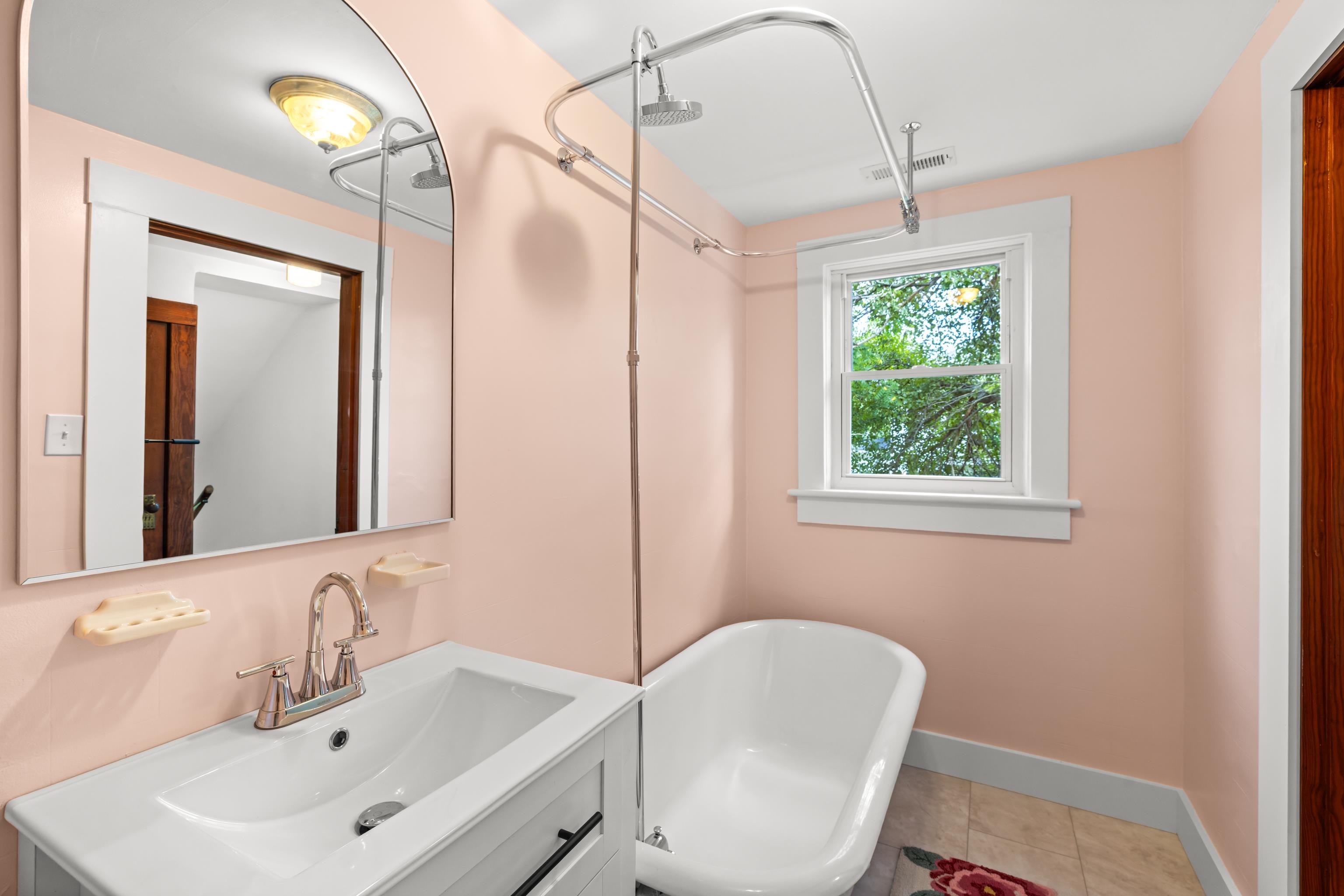 221 W PEABODY ST, STAUNTON, Virginia 24401, 3 Bedrooms Bedrooms, ,2 BathroomsBathrooms,Residential,221 W PEABODY ST,682027 MLS # 682027