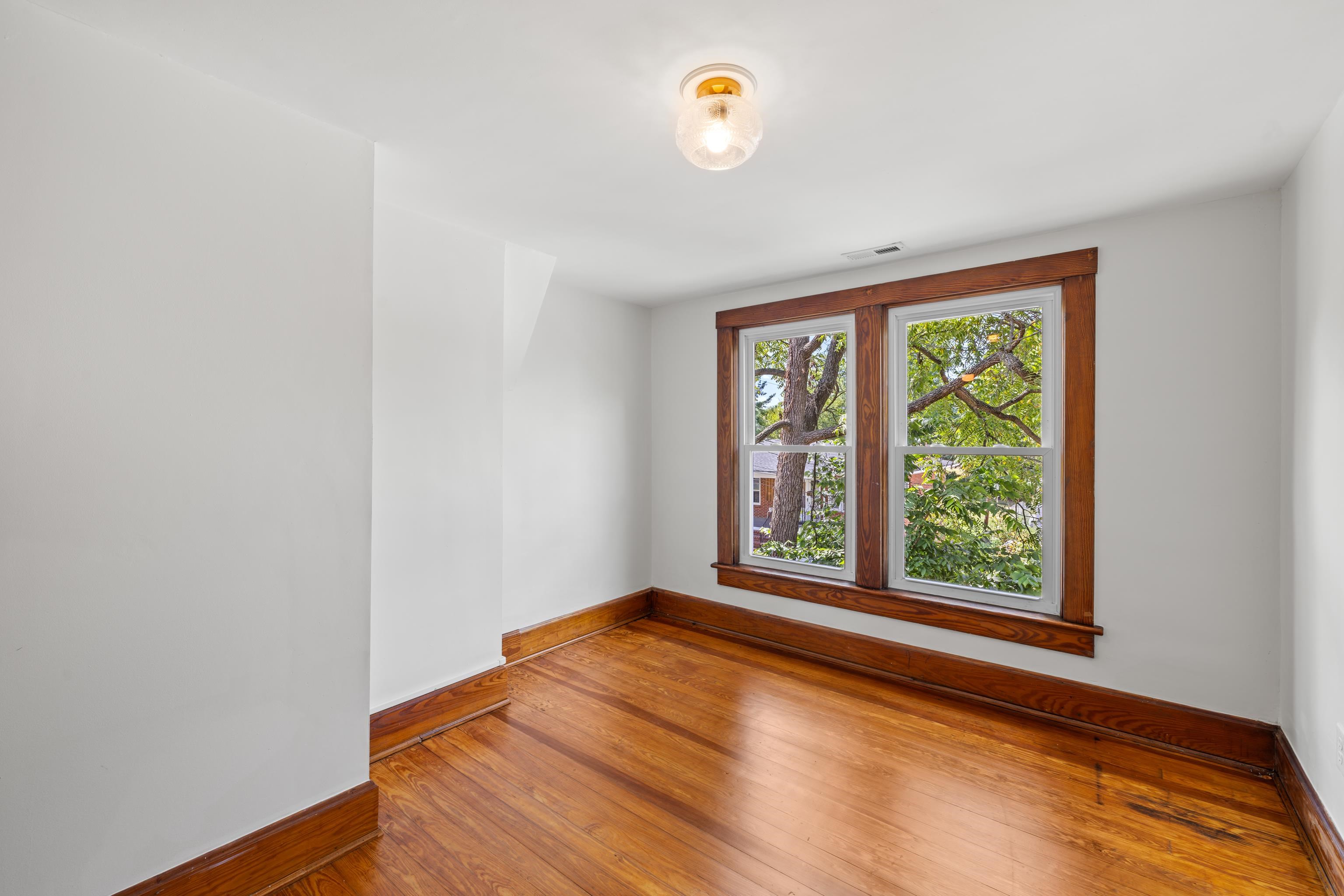 221 W PEABODY ST, STAUNTON, Virginia 24401, 3 Bedrooms Bedrooms, ,2 BathroomsBathrooms,Residential,221 W PEABODY ST,682027 MLS # 682027