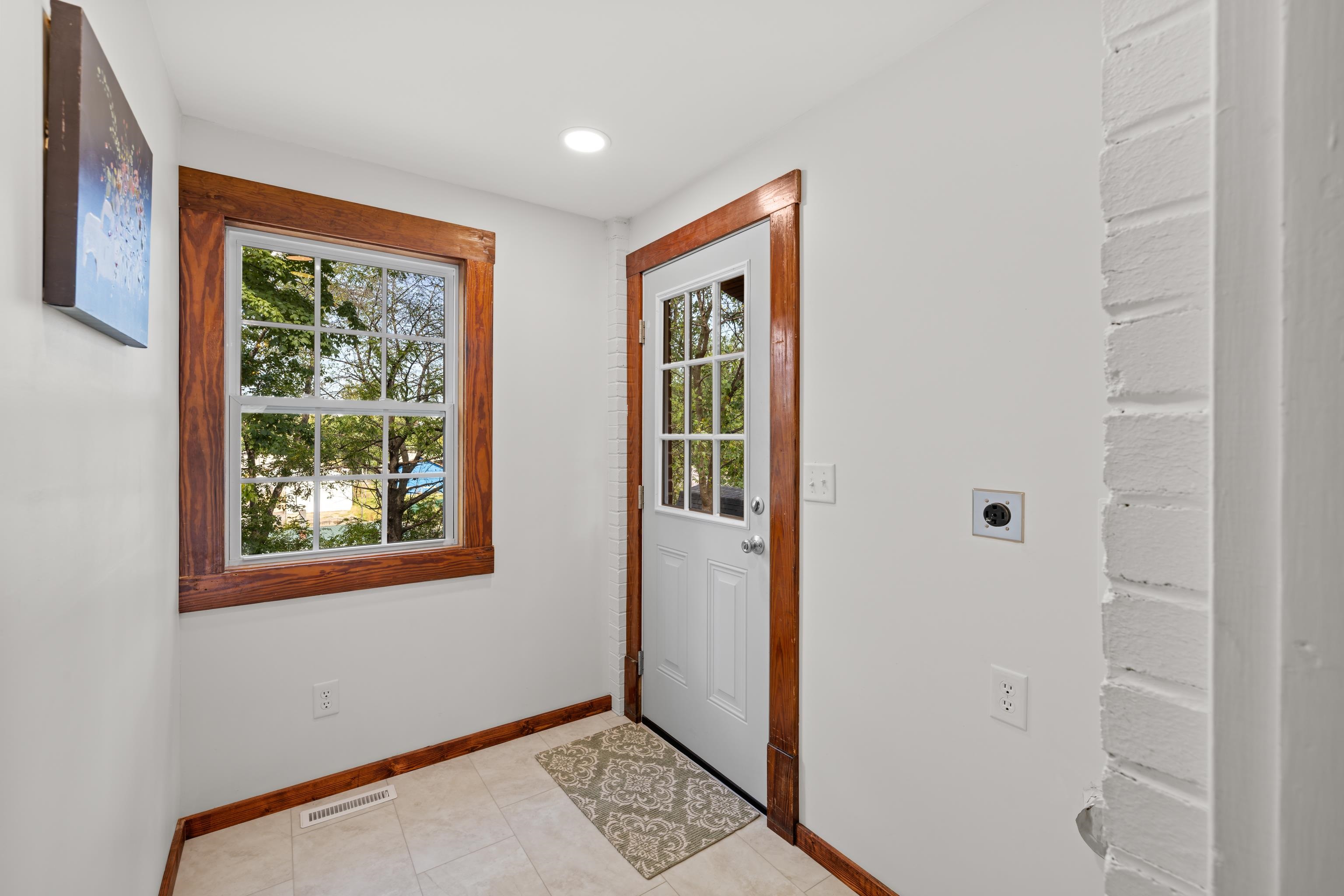 221 W PEABODY ST, STAUNTON, Virginia 24401, 3 Bedrooms Bedrooms, ,2 BathroomsBathrooms,Residential,221 W PEABODY ST,682027 MLS # 682027