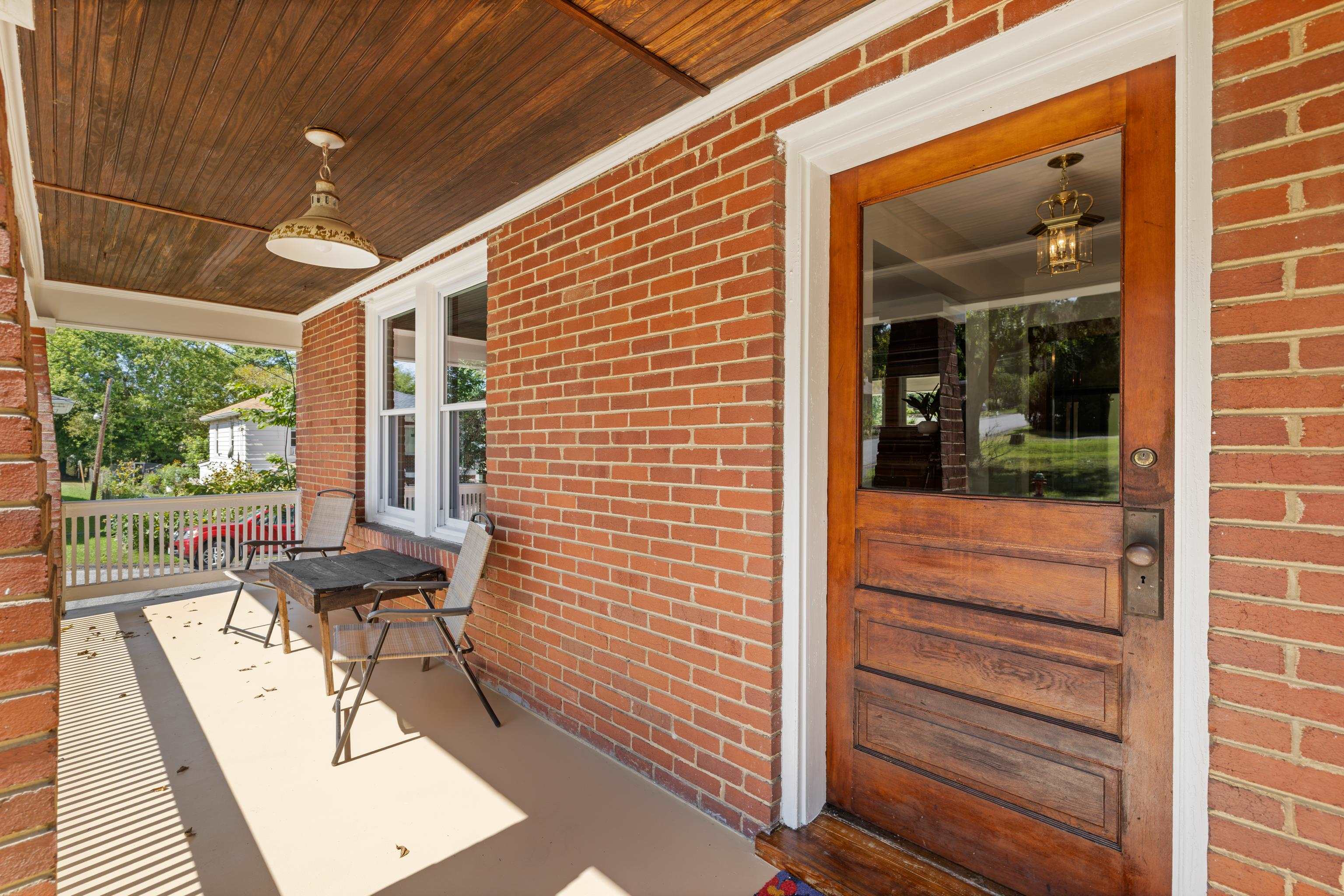 221 W PEABODY ST, STAUNTON, Virginia 24401, 3 Bedrooms Bedrooms, ,2 BathroomsBathrooms,Residential,221 W PEABODY ST,682027 MLS # 682027