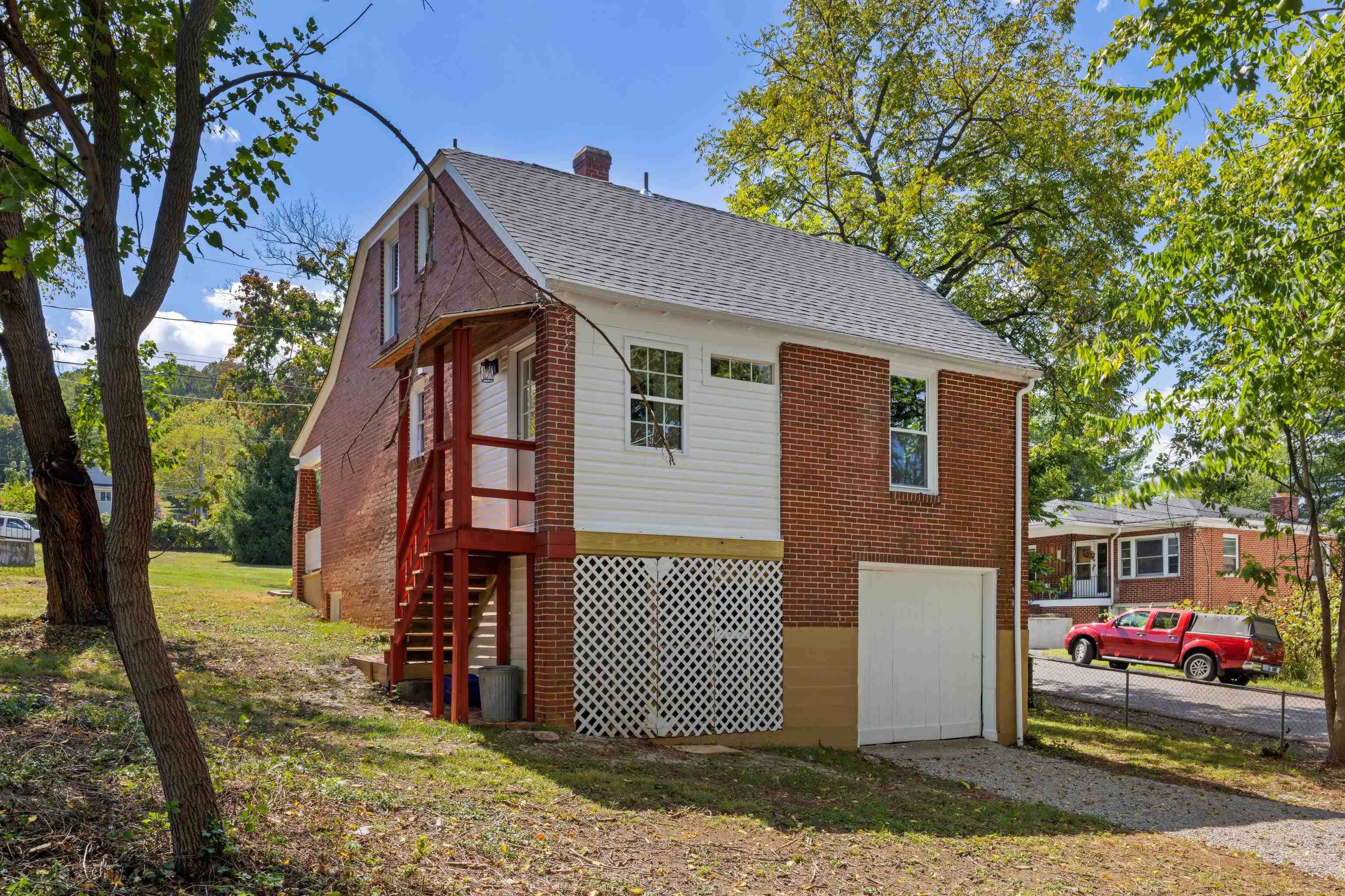 221 W PEABODY ST, STAUNTON, Virginia 24401, 3 Bedrooms Bedrooms, ,2 BathroomsBathrooms,Residential,221 W PEABODY ST,682027 MLS # 682027