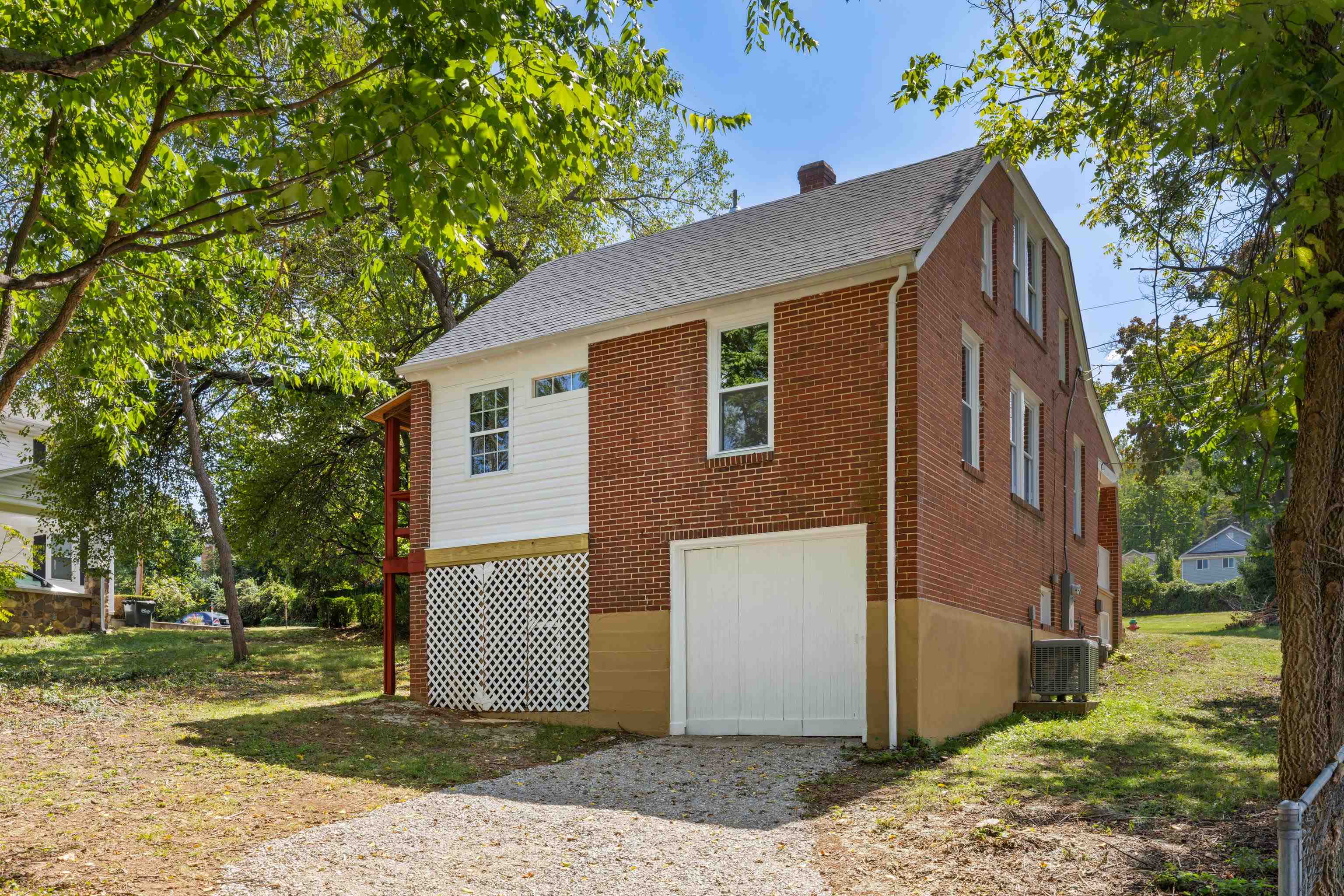 221 W PEABODY ST, STAUNTON, Virginia 24401, 3 Bedrooms Bedrooms, ,2 BathroomsBathrooms,Residential,221 W PEABODY ST,682027 MLS # 682027