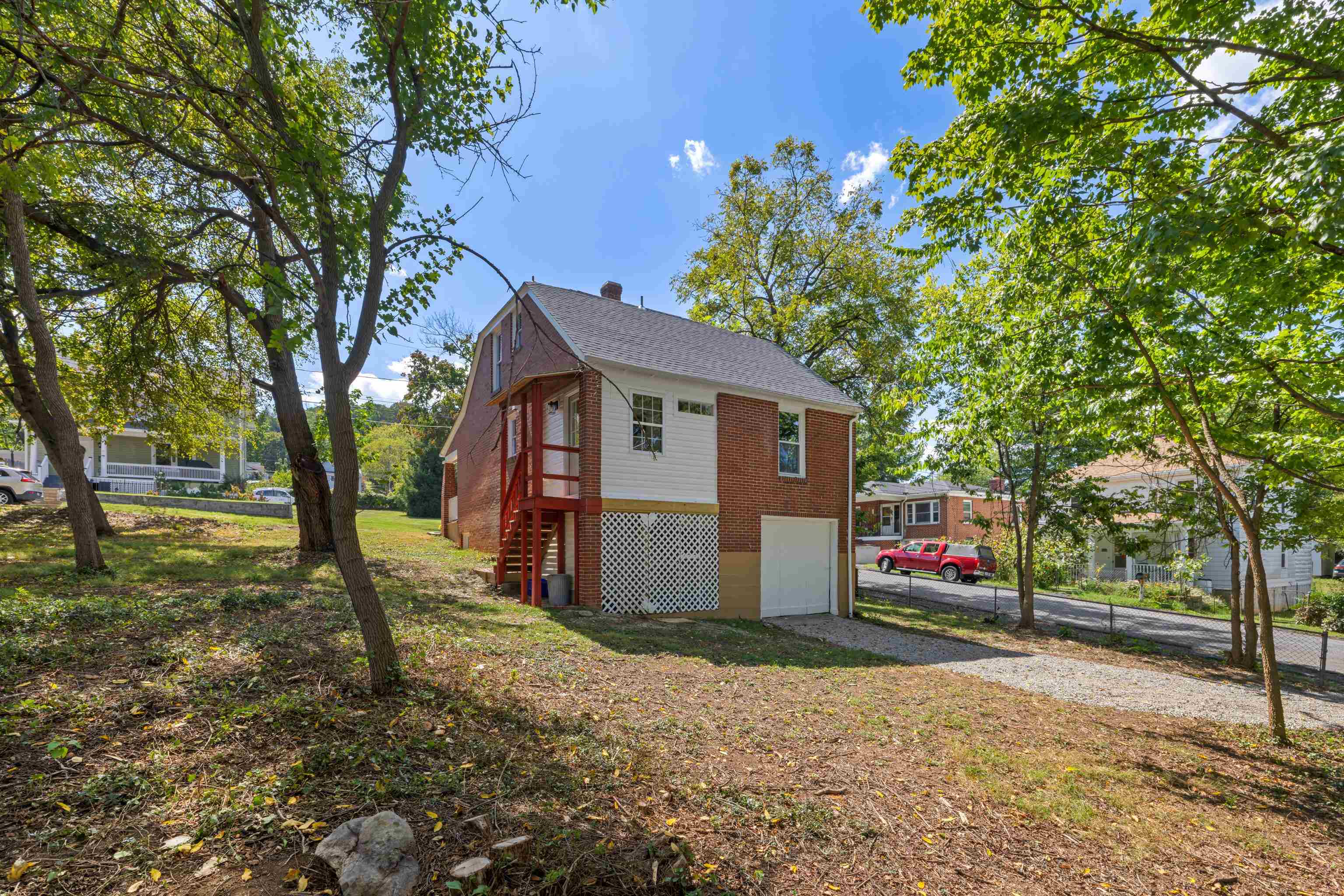 221 W PEABODY ST, STAUNTON, Virginia 24401, 3 Bedrooms Bedrooms, ,2 BathroomsBathrooms,Residential,221 W PEABODY ST,682027 MLS # 682027