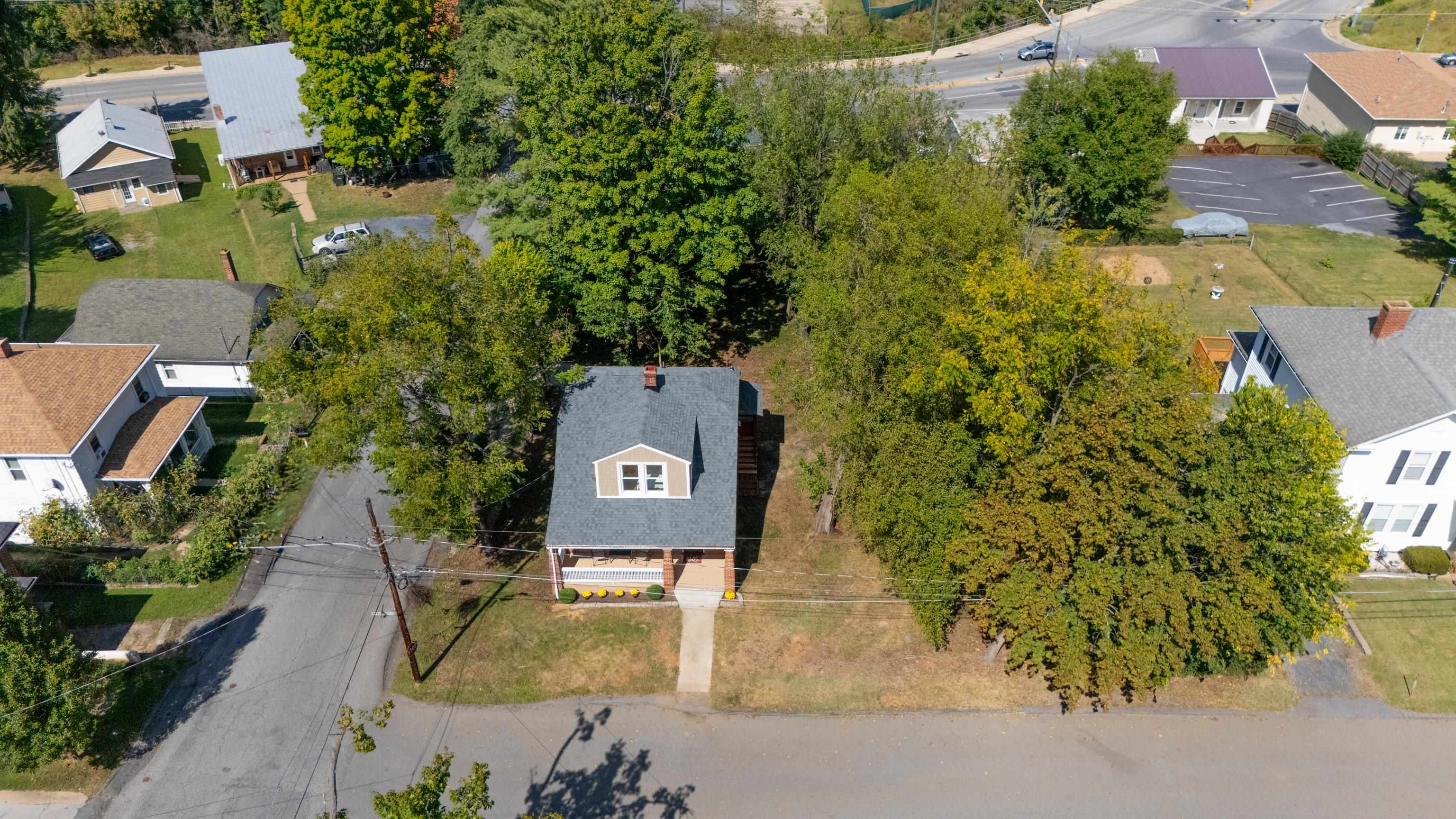 221 W PEABODY ST, STAUNTON, Virginia 24401, 3 Bedrooms Bedrooms, ,2 BathroomsBathrooms,Residential,221 W PEABODY ST,682027 MLS # 682027