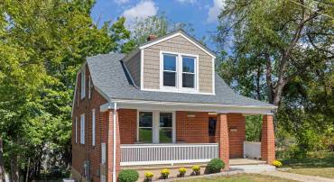 221 W PEABODY ST, STAUNTON, Virginia 24401, 3 Bedrooms Bedrooms, ,2 BathroomsBathrooms,Residential,221 W PEABODY ST,682027 MLS # 682027