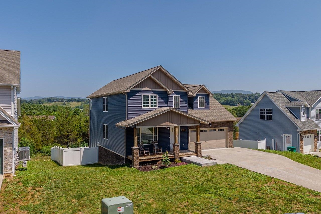 190 SUFFOLK DR, ROCKINGHAM, Virginia 22802, 5 Bedrooms Bedrooms, ,3 BathroomsBathrooms,Residential,190 SUFFOLK DR,682030 MLS # 682030
