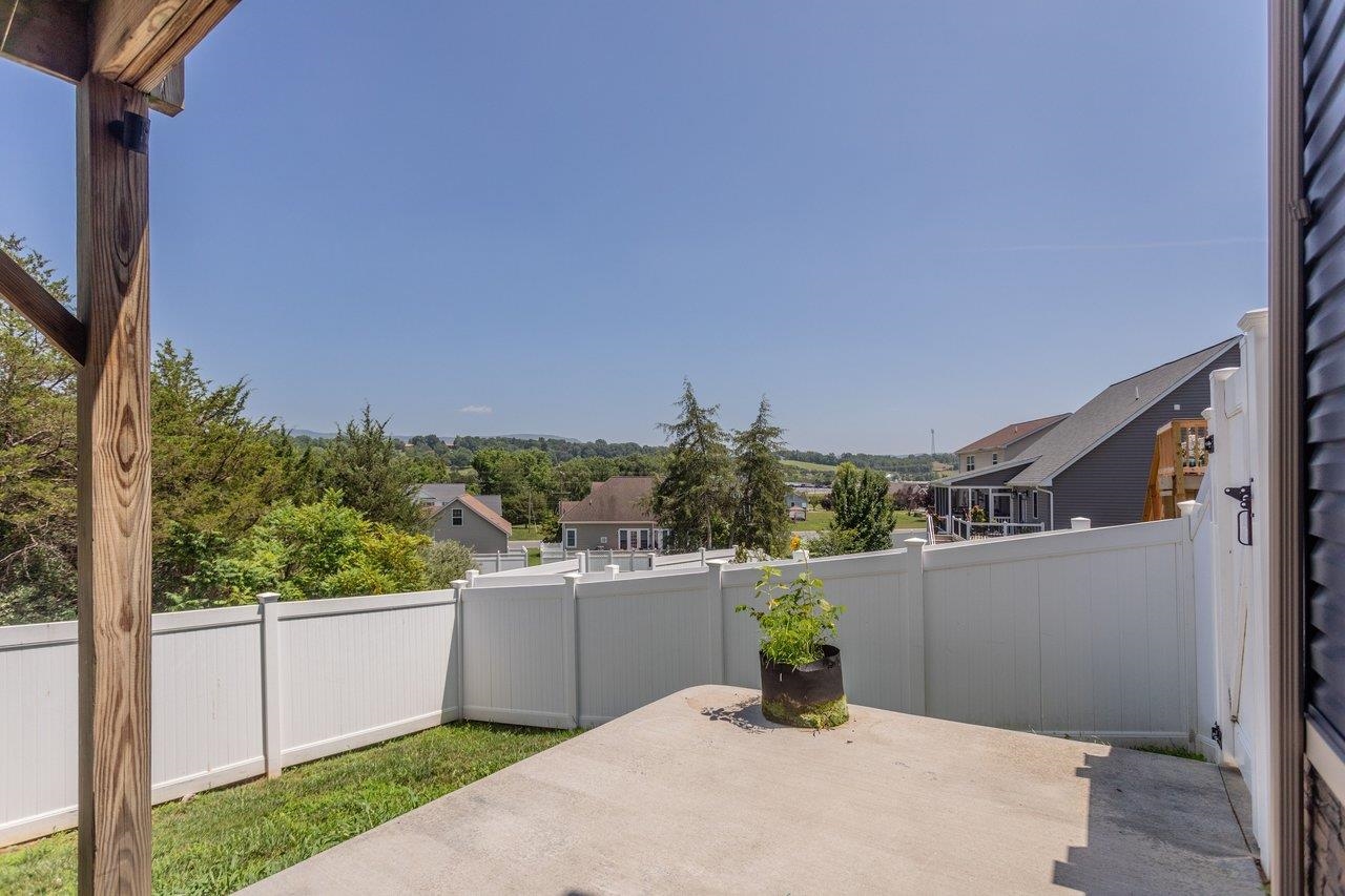 190 SUFFOLK DR, ROCKINGHAM, Virginia 22802, 5 Bedrooms Bedrooms, ,3 BathroomsBathrooms,Residential,190 SUFFOLK DR,682030 MLS # 682030