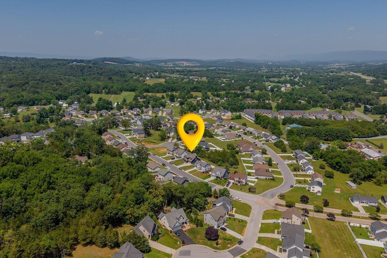190 SUFFOLK DR, ROCKINGHAM, Virginia 22802, 5 Bedrooms Bedrooms, ,3 BathroomsBathrooms,Residential,190 SUFFOLK DR,682030 MLS # 682030