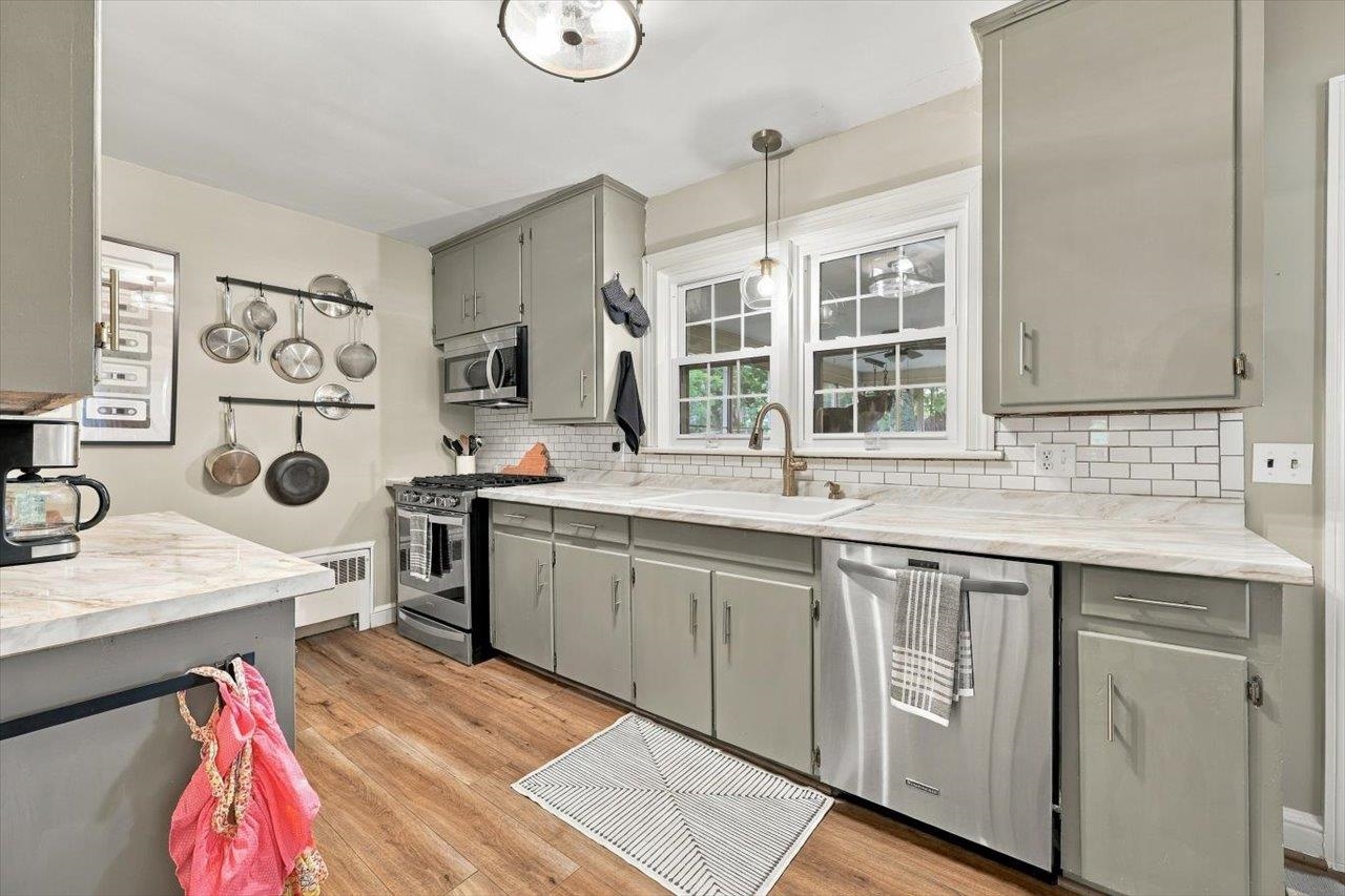 630 PARKVIEW AVE, STAUNTON, Virginia 24401, 3 Bedrooms Bedrooms, ,2 BathroomsBathrooms,Residential,630 PARKVIEW AVE,682031 MLS # 682031 630 PARKVIEW AVE, STAUNTON, Virginia 24401, 3 Bedrooms Bedrooms, ,2 BathroomsBathrooms,Residential,630 PARKVIEW AVE,682031 MLS # 682031