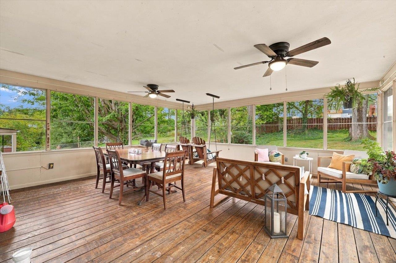 630 PARKVIEW AVE, STAUNTON, Virginia 24401, 3 Bedrooms Bedrooms, ,2 BathroomsBathrooms,Residential,630 PARKVIEW AVE,682031 MLS # 682031 630 PARKVIEW AVE, STAUNTON, Virginia 24401, 3 Bedrooms Bedrooms, ,2 BathroomsBathrooms,Residential,630 PARKVIEW AVE,682031 MLS # 682031