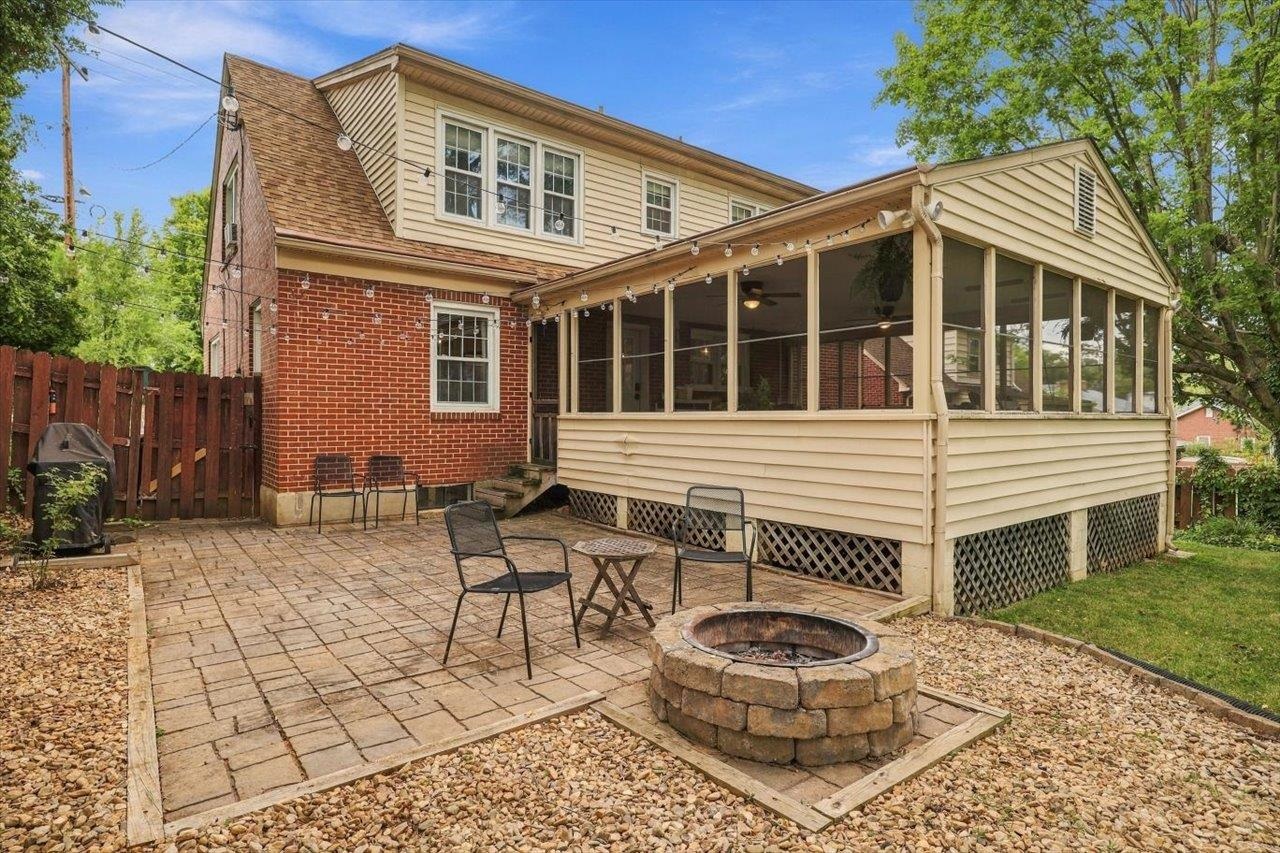 630 PARKVIEW AVE, STAUNTON, Virginia 24401, 3 Bedrooms Bedrooms, ,2 BathroomsBathrooms,Residential,630 PARKVIEW AVE,682031 MLS # 682031 630 PARKVIEW AVE, STAUNTON, Virginia 24401, 3 Bedrooms Bedrooms, ,2 BathroomsBathrooms,Residential,630 PARKVIEW AVE,682031 MLS # 682031