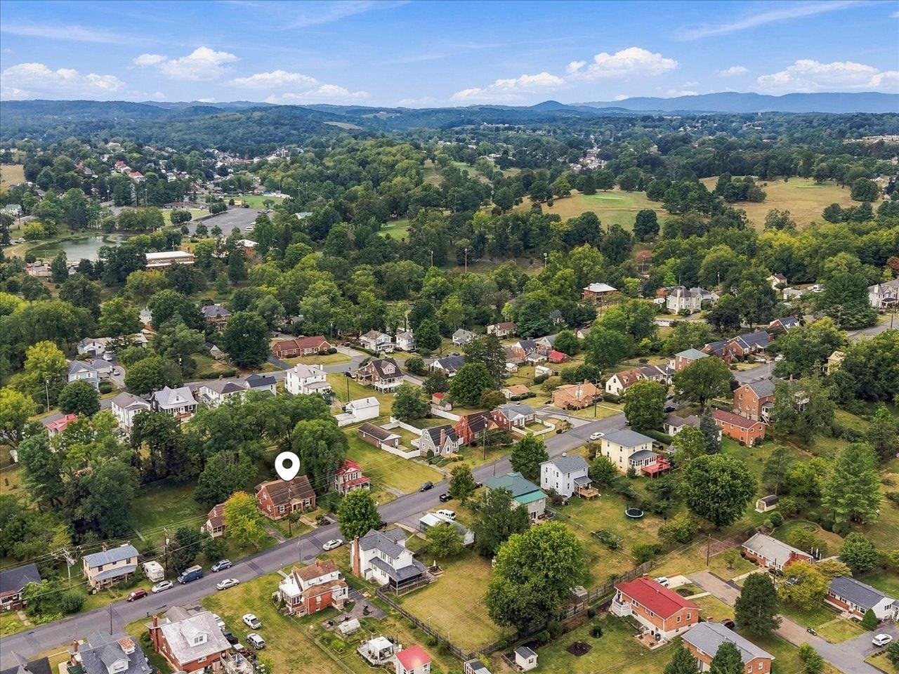 630 PARKVIEW AVE, STAUNTON, Virginia 24401, 3 Bedrooms Bedrooms, ,2 BathroomsBathrooms,Residential,630 PARKVIEW AVE,682031 MLS # 682031 630 PARKVIEW AVE, STAUNTON, Virginia 24401, 3 Bedrooms Bedrooms, ,2 BathroomsBathrooms,Residential,630 PARKVIEW AVE,682031 MLS # 682031