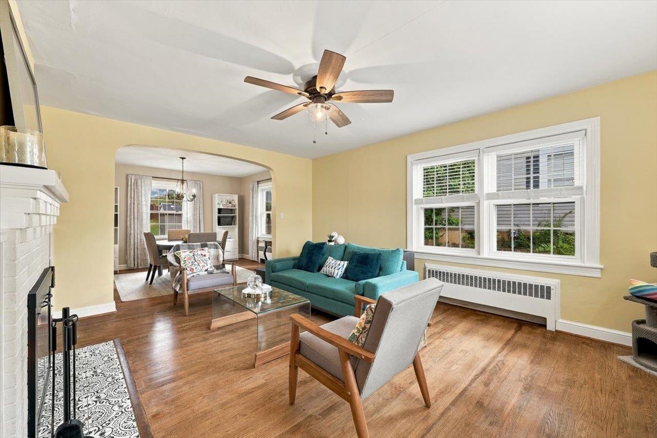 630 PARKVIEW AVE, STAUNTON, Virginia 24401, 3 Bedrooms Bedrooms, ,2 BathroomsBathrooms,Residential,630 PARKVIEW AVE,682031 MLS # 682031 630 PARKVIEW AVE, STAUNTON, Virginia 24401, 3 Bedrooms Bedrooms, ,2 BathroomsBathrooms,Residential,630 PARKVIEW AVE,682031 MLS # 682031