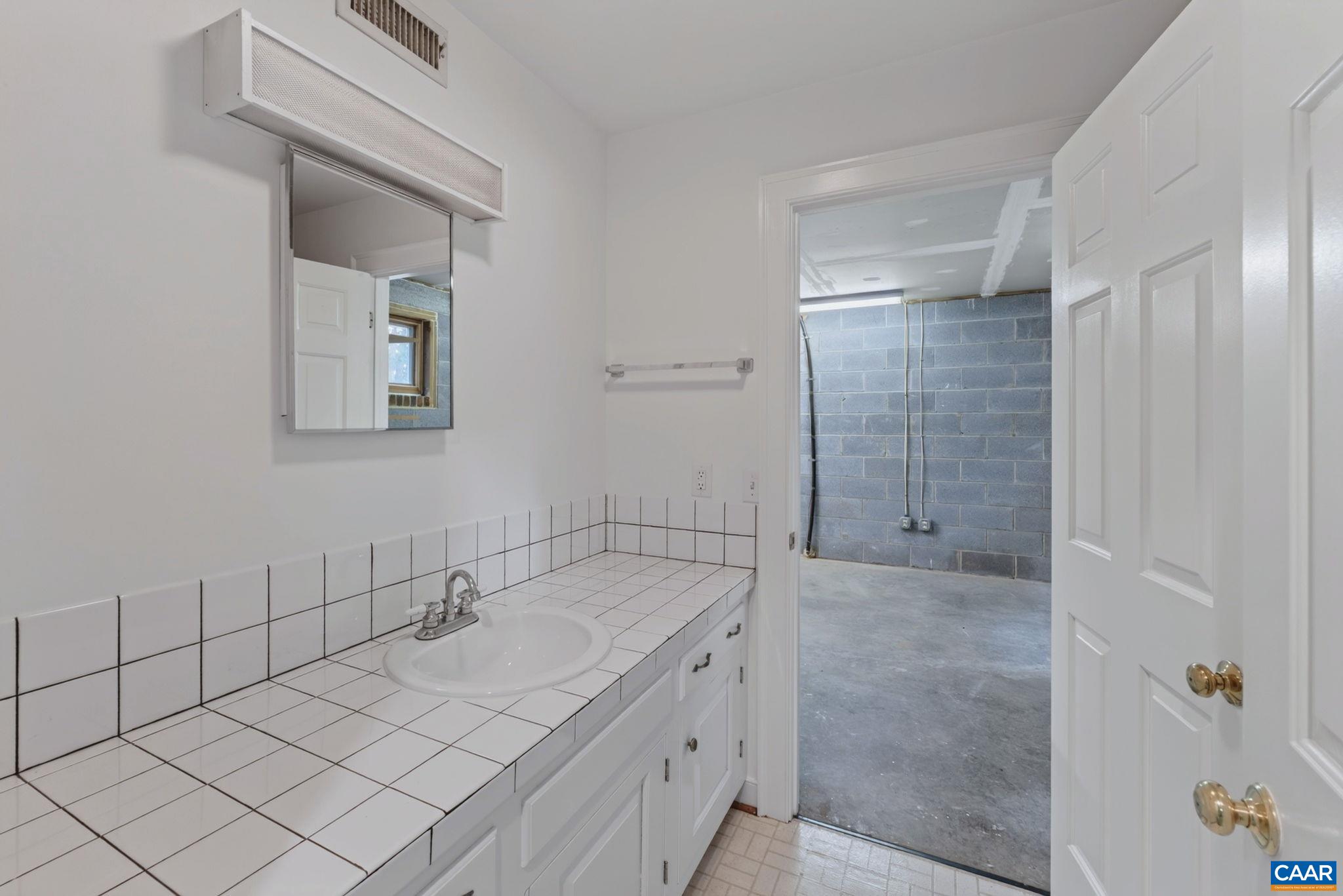 723 SOUTH KESWICK DR, TROY, Virginia 22974, 3 Bedrooms Bedrooms, ,3 BathroomsBathrooms,Residential,723 SOUTH KESWICK DR,681977 MLS # 681977 723 SOUTH KESWICK DR, TROY, Virginia 22974, 3 Bedrooms Bedrooms, ,3 BathroomsBathrooms,Residential,723 SOUTH KESWICK DR,681977 MLS # 681977