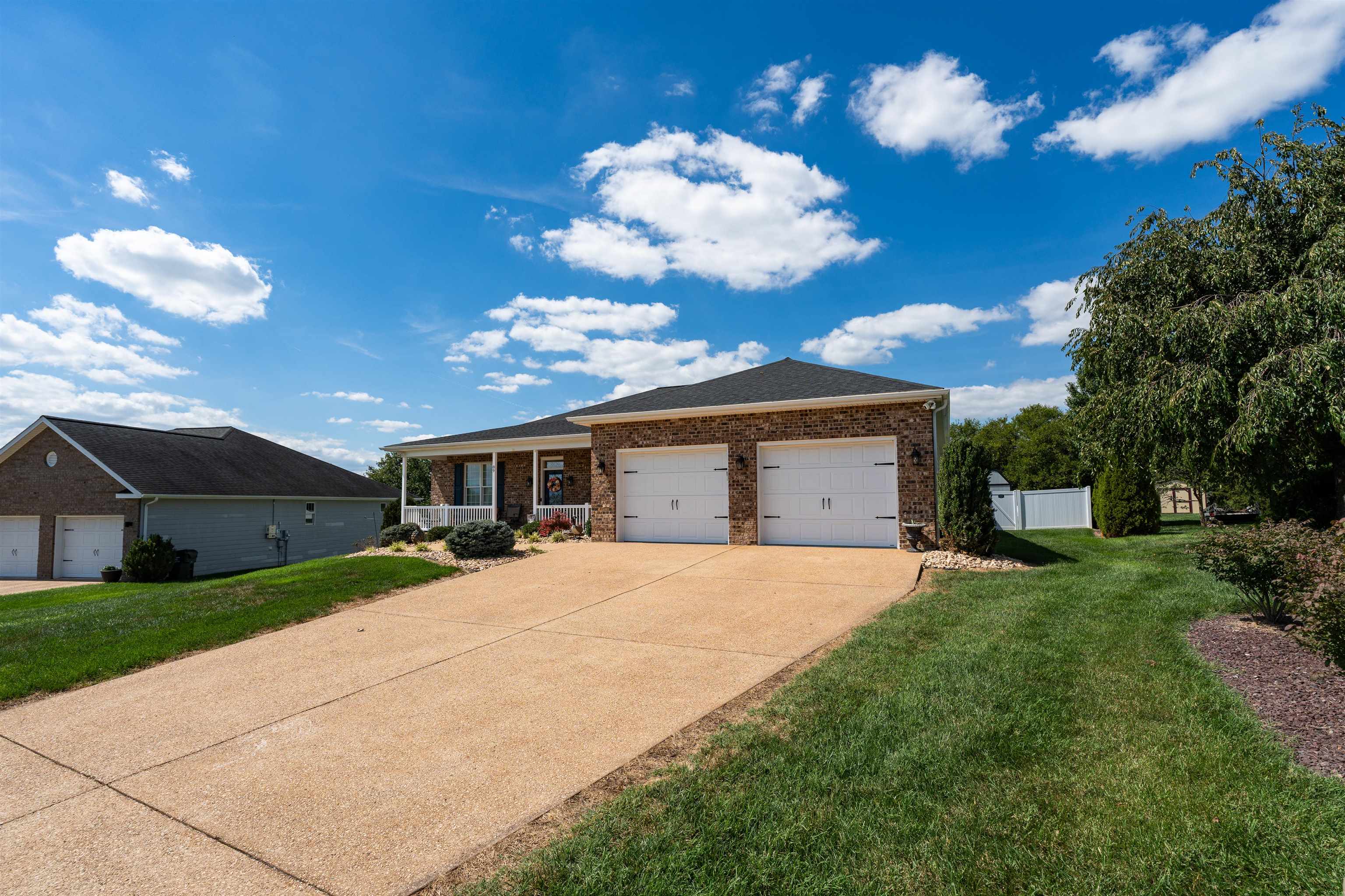 89 BRIAR CREEK CIR, WEYERS CAVE, Virginia 24486, 3 Bedrooms Bedrooms, ,2 BathroomsBathrooms,Residential,89 BRIAR CREEK CIR,682037 MLS # 682037