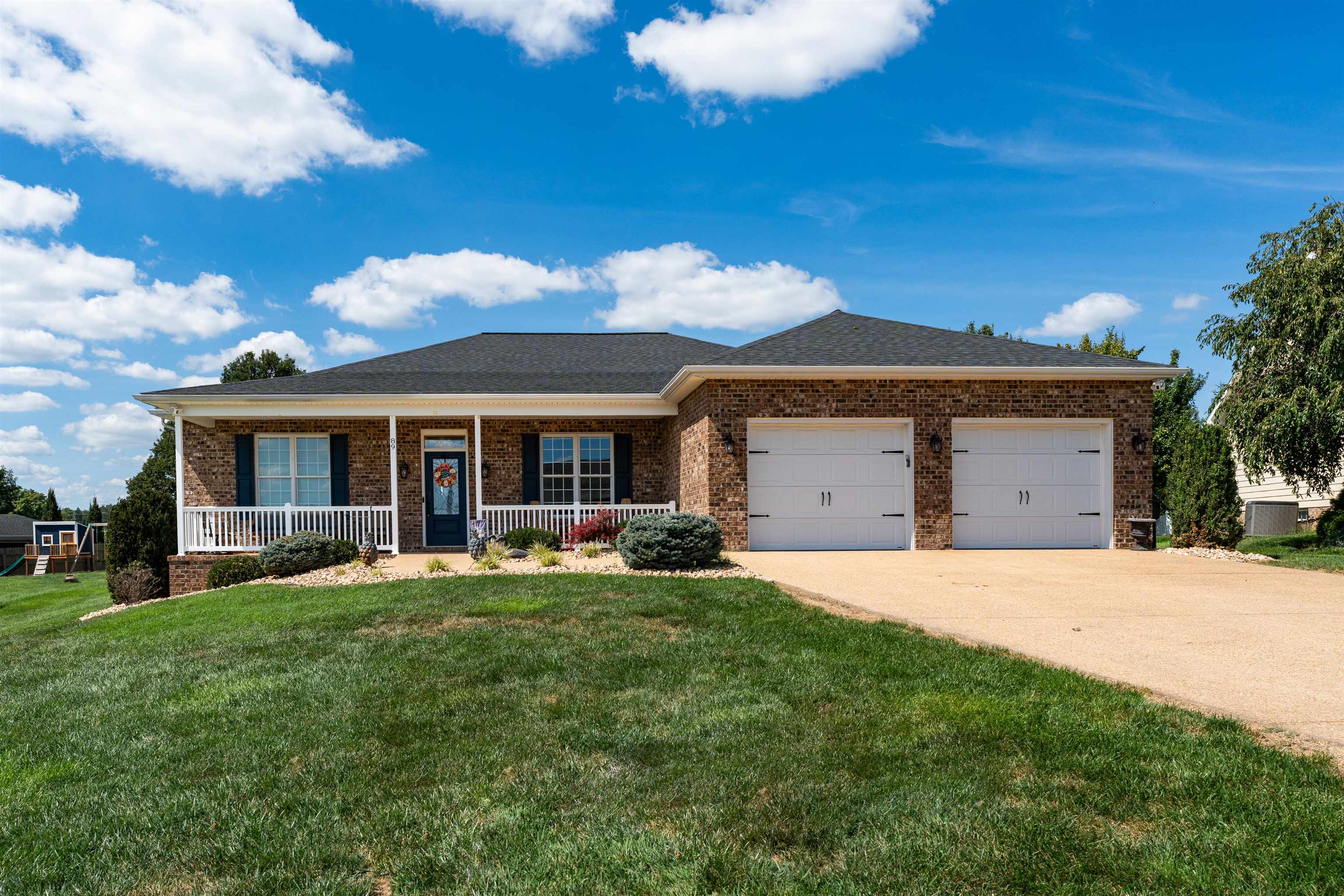 89 BRIAR CREEK CIR, WEYERS CAVE, Virginia 24486, 3 Bedrooms Bedrooms, ,2 BathroomsBathrooms,Residential,89 BRIAR CREEK CIR,682037 MLS # 682037