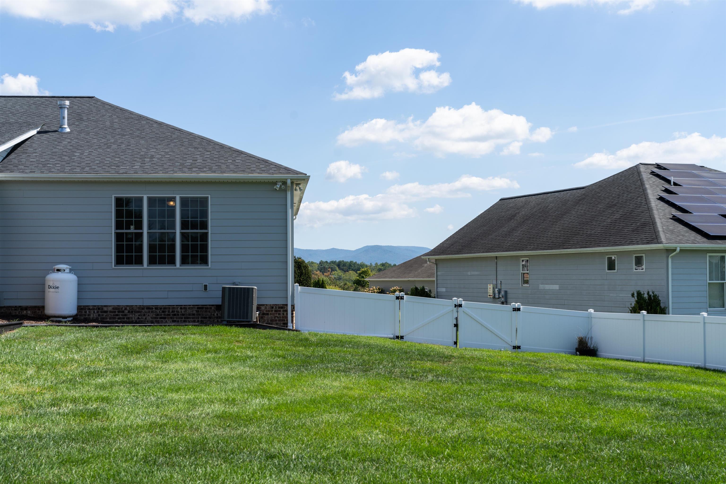 89 BRIAR CREEK CIR, WEYERS CAVE, Virginia 24486, 3 Bedrooms Bedrooms, ,2 BathroomsBathrooms,Residential,89 BRIAR CREEK CIR,682037 MLS # 682037