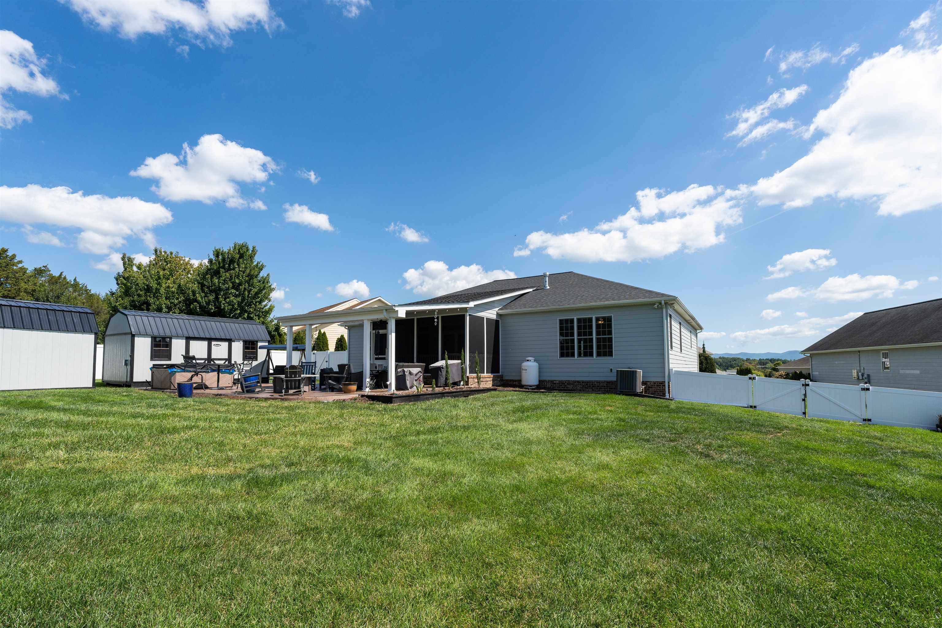 89 BRIAR CREEK CIR, WEYERS CAVE, Virginia 24486, 3 Bedrooms Bedrooms, ,2 BathroomsBathrooms,Residential,89 BRIAR CREEK CIR,682037 MLS # 682037