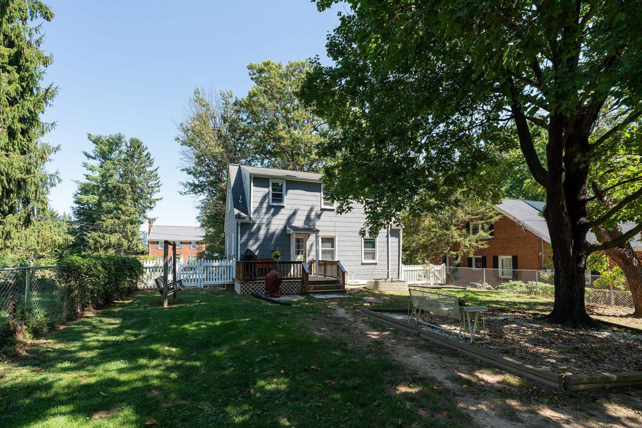 2052 CHASE AVE, WAYNESBORO, Virginia 22980, 2 Bedrooms Bedrooms, ,1 BathroomBathrooms,Residential,2052 CHASE AVE,682041 MLS # 682041 2052 CHASE AVE, WAYNESBORO, Virginia 22980, 2 Bedrooms Bedrooms, ,1 BathroomBathrooms,Residential,2052 CHASE AVE,682041 MLS # 682041