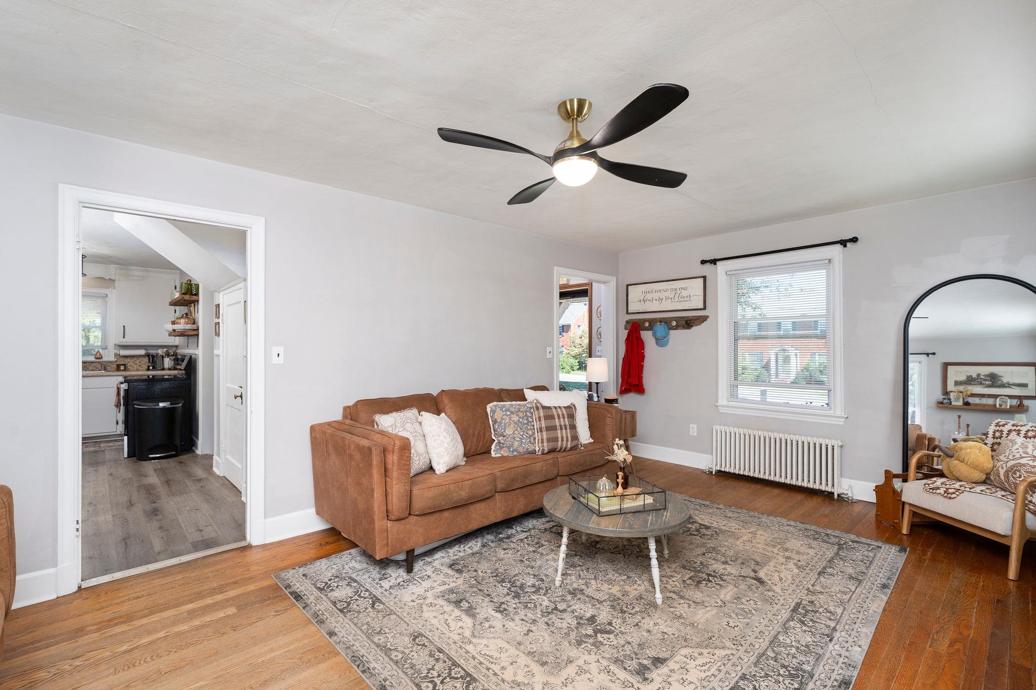 2052 CHASE AVE, WAYNESBORO, Virginia 22980, 2 Bedrooms Bedrooms, ,1 BathroomBathrooms,Residential,2052 CHASE AVE,682041 MLS # 682041 2052 CHASE AVE, WAYNESBORO, Virginia 22980, 2 Bedrooms Bedrooms, ,1 BathroomBathrooms,Residential,2052 CHASE AVE,682041 MLS # 682041