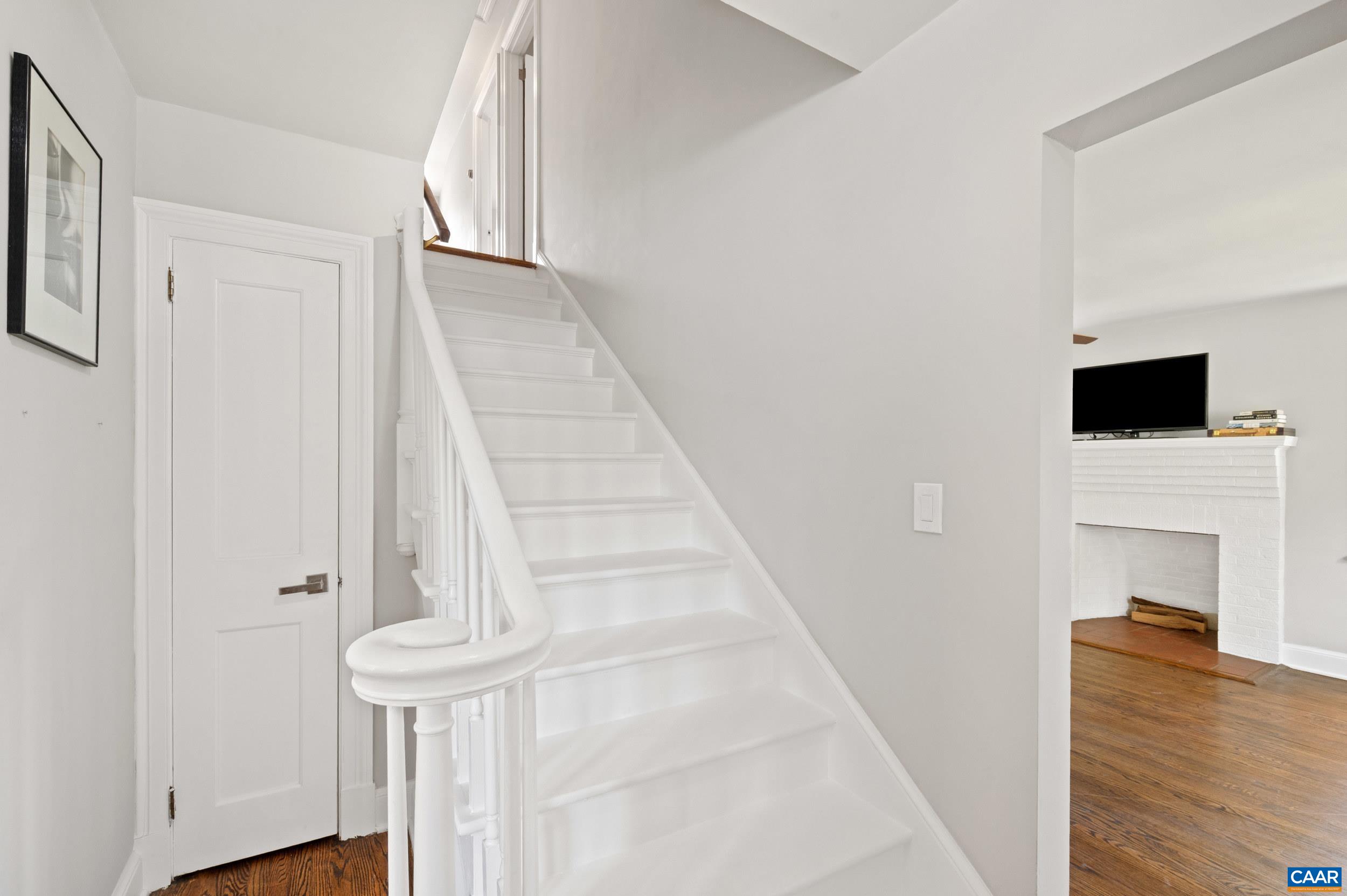1036 LOCUST AVE, CHARLOTTESVILLE, Virginia 22901, 4 Bedrooms Bedrooms, ,3 BathroomsBathrooms,Residential,1036 LOCUST AVE,682044 MLS # 682044 1036 LOCUST AVE, CHARLOTTESVILLE, Virginia 22901, 4 Bedrooms Bedrooms, ,3 BathroomsBathrooms,Residential,1036 LOCUST AVE,682044 MLS # 682044