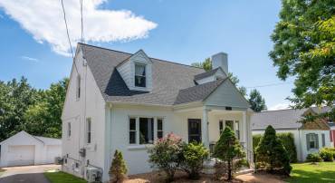 1036 LOCUST AVE, CHARLOTTESVILLE, Virginia 22901, 4 Bedrooms Bedrooms, ,3 BathroomsBathrooms,Residential,1036 LOCUST AVE,682044 MLS # 682044