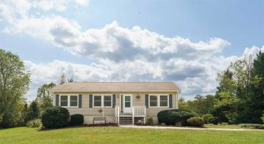 542 BRANCH RD, SCOTTSVILLE, Virginia 24590, 5 Bedrooms Bedrooms, ,2 BathroomsBathrooms,Residential,542 BRANCH RD,682056 MLS # 682056