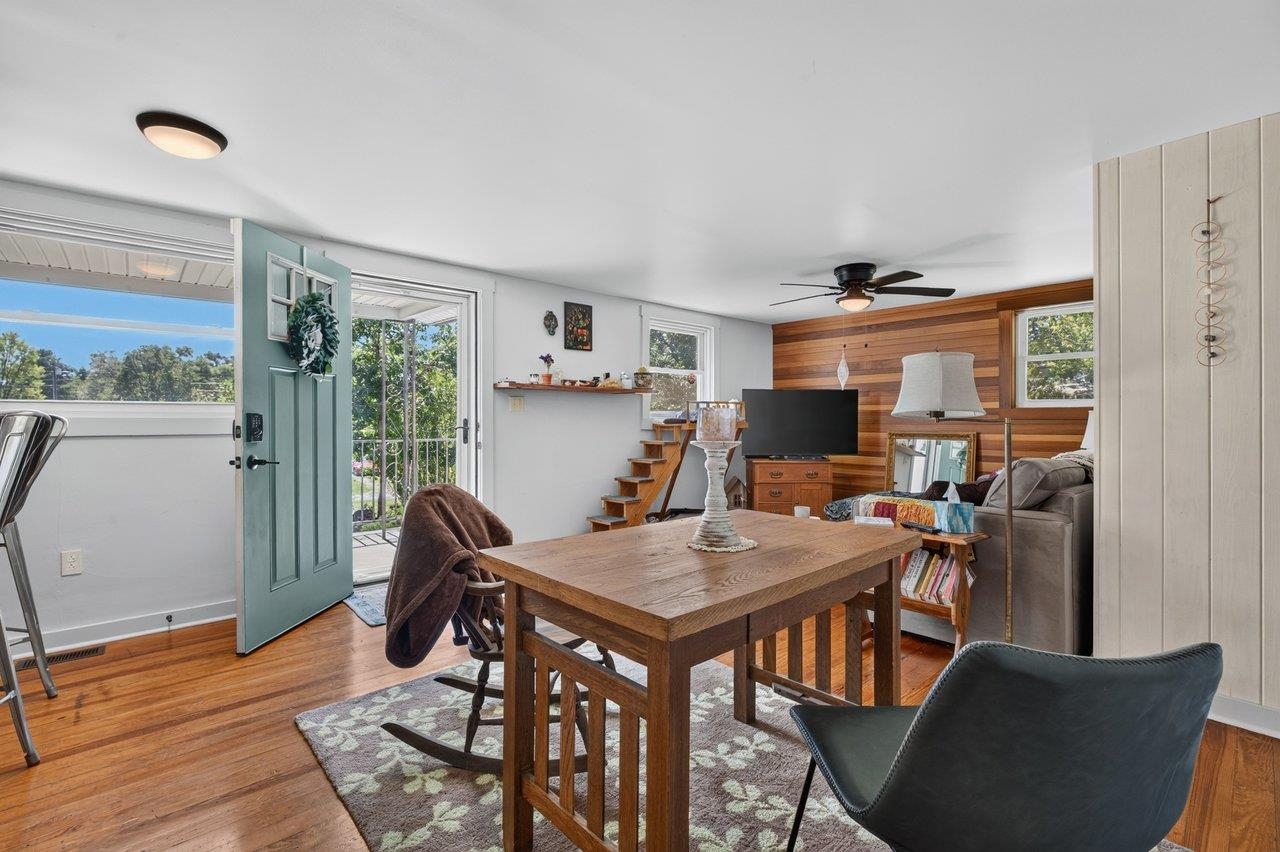 366 HERMITAGE RD, STAUNTON, Virginia 24401, 2 Bedrooms Bedrooms, ,1 BathroomBathrooms,Residential,366 HERMITAGE RD,682058 MLS # 682058 366 HERMITAGE RD, STAUNTON, Virginia 24401, 2 Bedrooms Bedrooms, ,1 BathroomBathrooms,Residential,366 HERMITAGE RD,682058 MLS # 682058