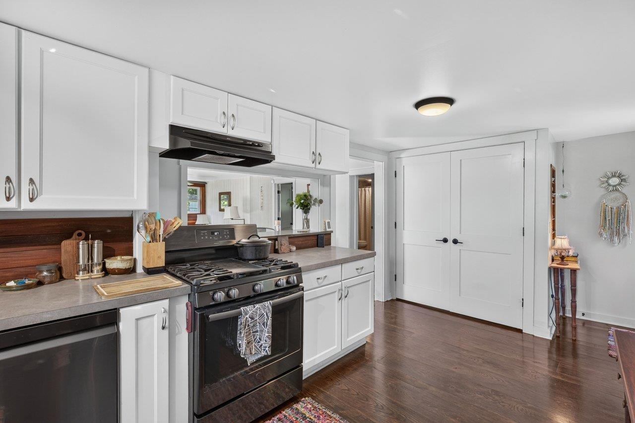 366 HERMITAGE RD, STAUNTON, Virginia 24401, 2 Bedrooms Bedrooms, ,1 BathroomBathrooms,Residential,366 HERMITAGE RD,682058 MLS # 682058 366 HERMITAGE RD, STAUNTON, Virginia 24401, 2 Bedrooms Bedrooms, ,1 BathroomBathrooms,Residential,366 HERMITAGE RD,682058 MLS # 682058
