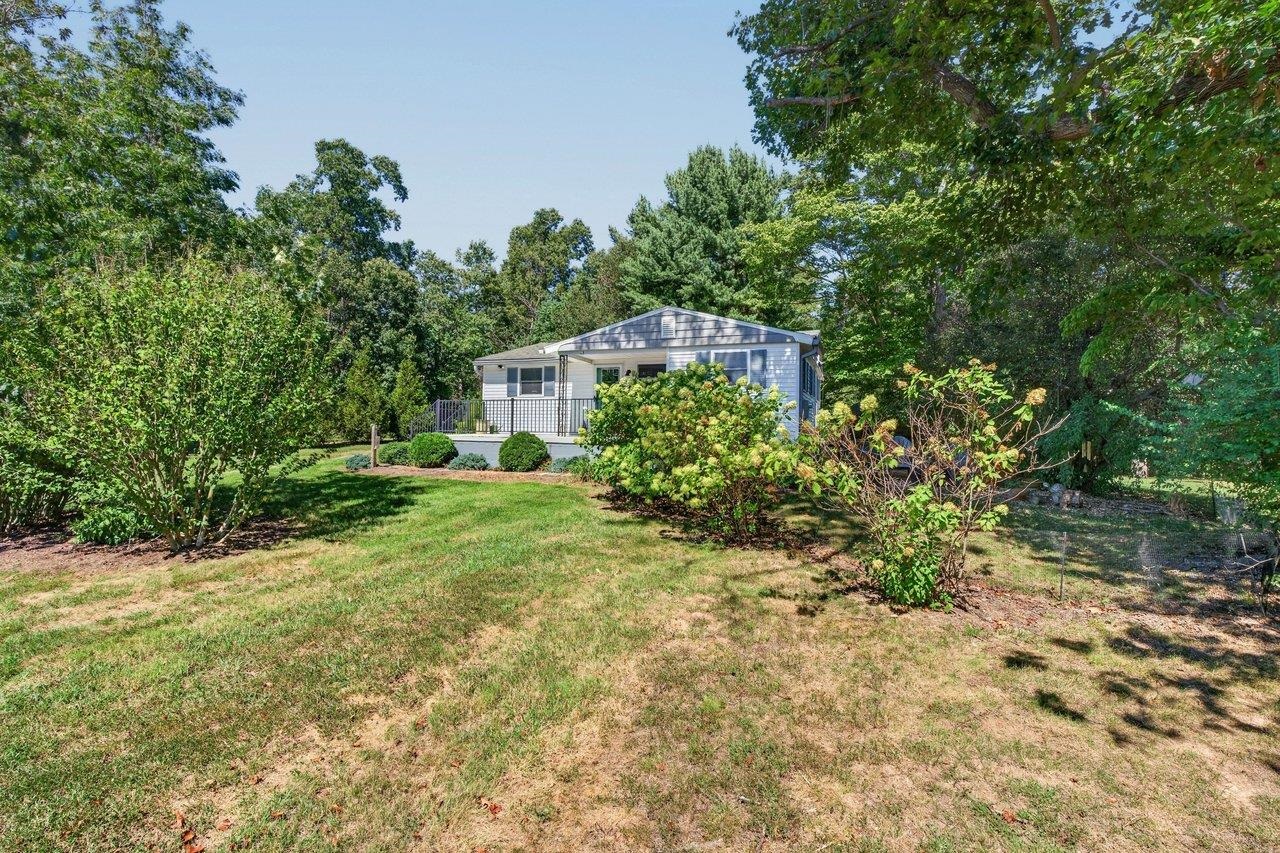 366 HERMITAGE RD, STAUNTON, Virginia 24401, 2 Bedrooms Bedrooms, ,1 BathroomBathrooms,Residential,366 HERMITAGE RD,682058 MLS # 682058 366 HERMITAGE RD, STAUNTON, Virginia 24401, 2 Bedrooms Bedrooms, ,1 BathroomBathrooms,Residential,366 HERMITAGE RD,682058 MLS # 682058