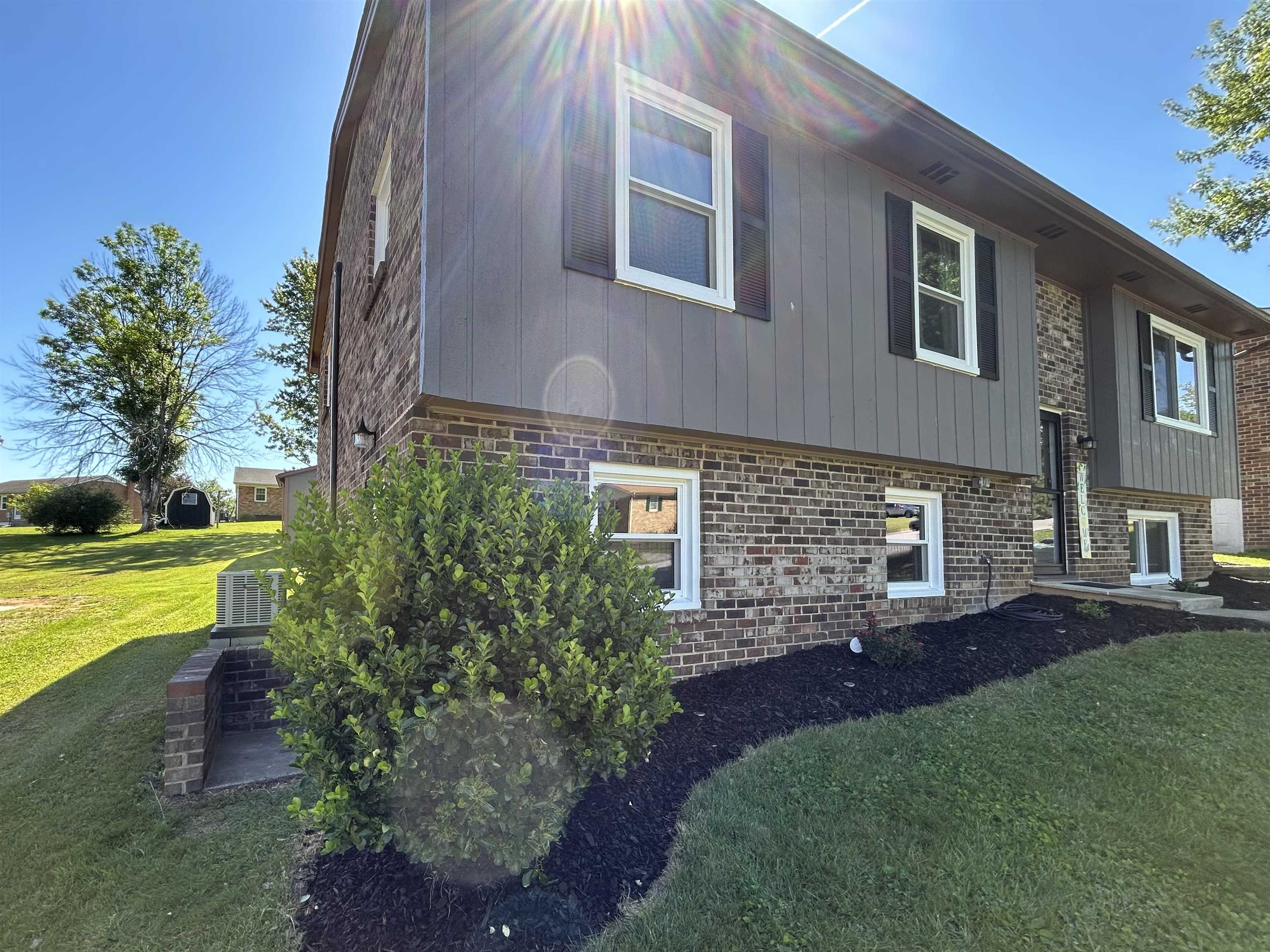 20 BINGHAM ST, VERONA, Virginia 24482, 3 Bedrooms Bedrooms, ,1 BathroomBathrooms,Residential,20 BINGHAM ST,677983 MLS # 677983 20 BINGHAM ST, VERONA, Virginia 24482, 3 Bedrooms Bedrooms, ,1 BathroomBathrooms,Residential,20 BINGHAM ST,677983 MLS # 677983