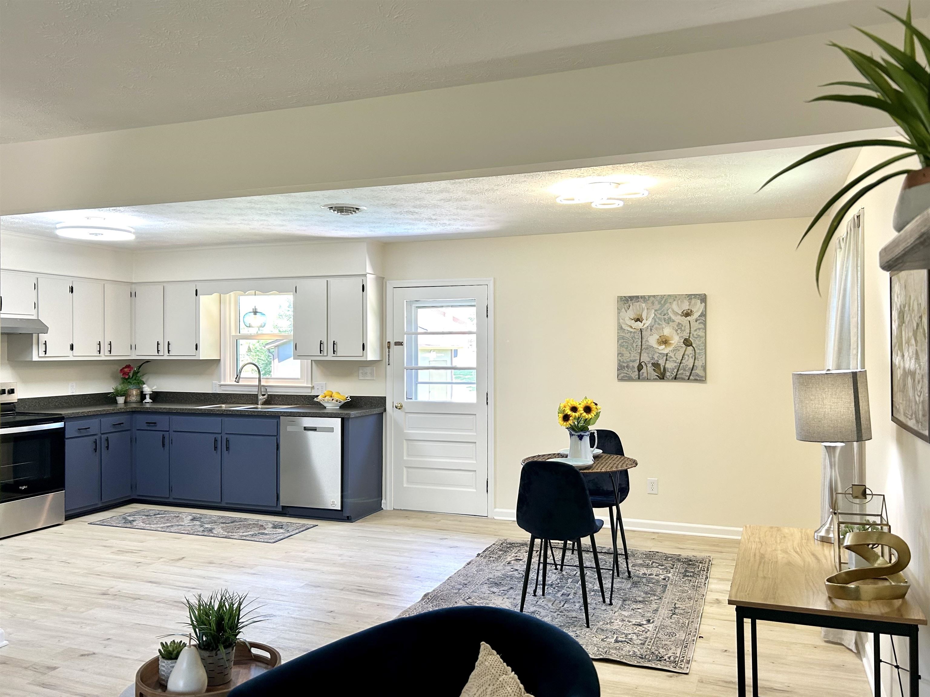 20 BINGHAM ST, VERONA, Virginia 24482, 3 Bedrooms Bedrooms, ,1 BathroomBathrooms,Residential,20 BINGHAM ST,677983 MLS # 677983 20 BINGHAM ST, VERONA, Virginia 24482, 3 Bedrooms Bedrooms, ,1 BathroomBathrooms,Residential,20 BINGHAM ST,677983 MLS # 677983