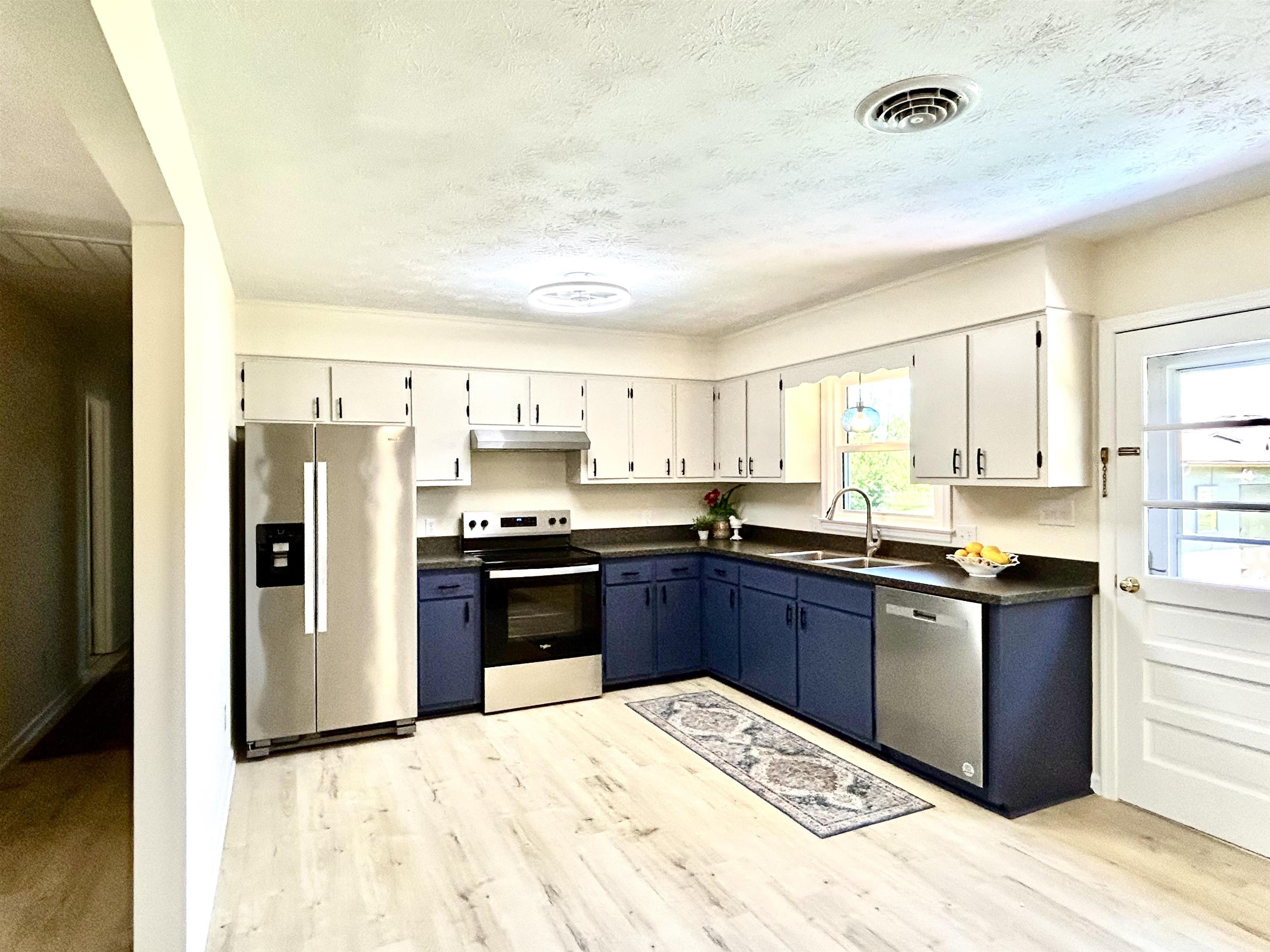 20 BINGHAM ST, VERONA, Virginia 24482, 3 Bedrooms Bedrooms, ,1 BathroomBathrooms,Residential,20 BINGHAM ST,677983 MLS # 677983 20 BINGHAM ST, VERONA, Virginia 24482, 3 Bedrooms Bedrooms, ,1 BathroomBathrooms,Residential,20 BINGHAM ST,677983 MLS # 677983