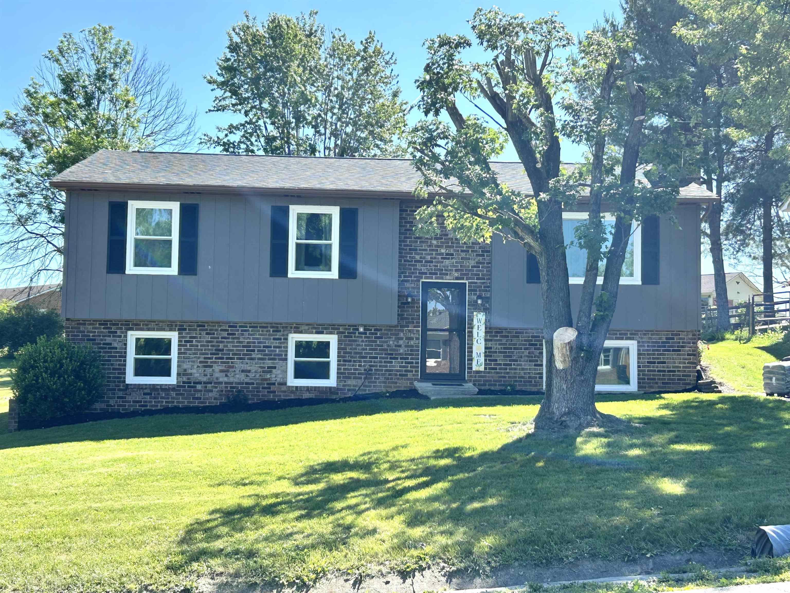 20 BINGHAM ST, VERONA, Virginia 24482, 3 Bedrooms Bedrooms, ,1 BathroomBathrooms,Residential,20 BINGHAM ST,677983 MLS # 677983 20 BINGHAM ST, VERONA, Virginia 24482, 3 Bedrooms Bedrooms, ,1 BathroomBathrooms,Residential,20 BINGHAM ST,677983 MLS # 677983