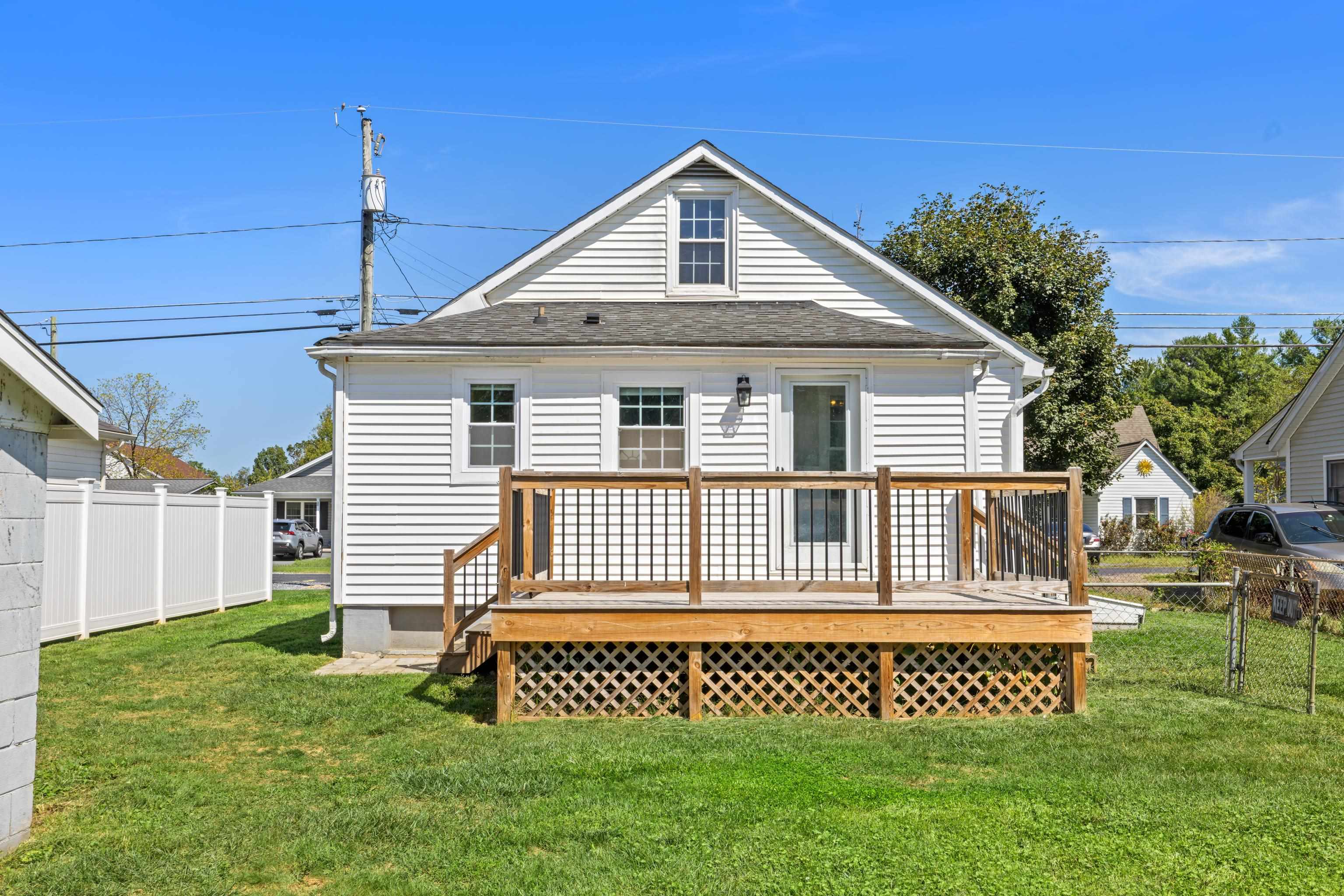 33 BEAGLE GAP RUN, WAYNESBORO, Virginia 22980, 3 Bedrooms Bedrooms, ,1 BathroomBathrooms,Residential,33 BEAGLE GAP RUN,682059 MLS # 682059 33 BEAGLE GAP RUN, WAYNESBORO, Virginia 22980, 3 Bedrooms Bedrooms, ,1 BathroomBathrooms,Residential,33 BEAGLE GAP RUN,682059 MLS # 682059