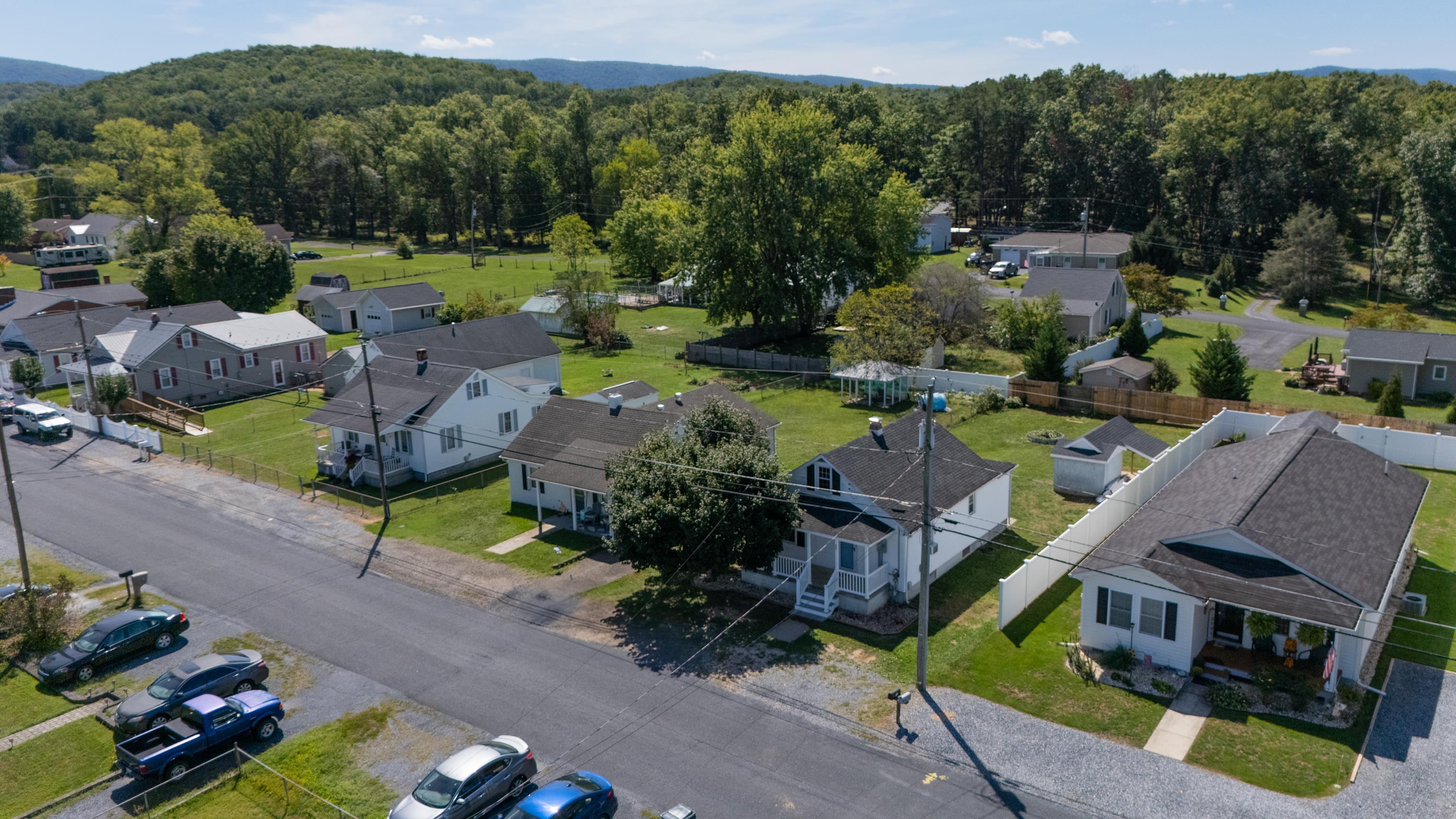 33 BEAGLE GAP RUN, WAYNESBORO, Virginia 22980, 3 Bedrooms Bedrooms, ,1 BathroomBathrooms,Residential,33 BEAGLE GAP RUN,682059 MLS # 682059 33 BEAGLE GAP RUN, WAYNESBORO, Virginia 22980, 3 Bedrooms Bedrooms, ,1 BathroomBathrooms,Residential,33 BEAGLE GAP RUN,682059 MLS # 682059