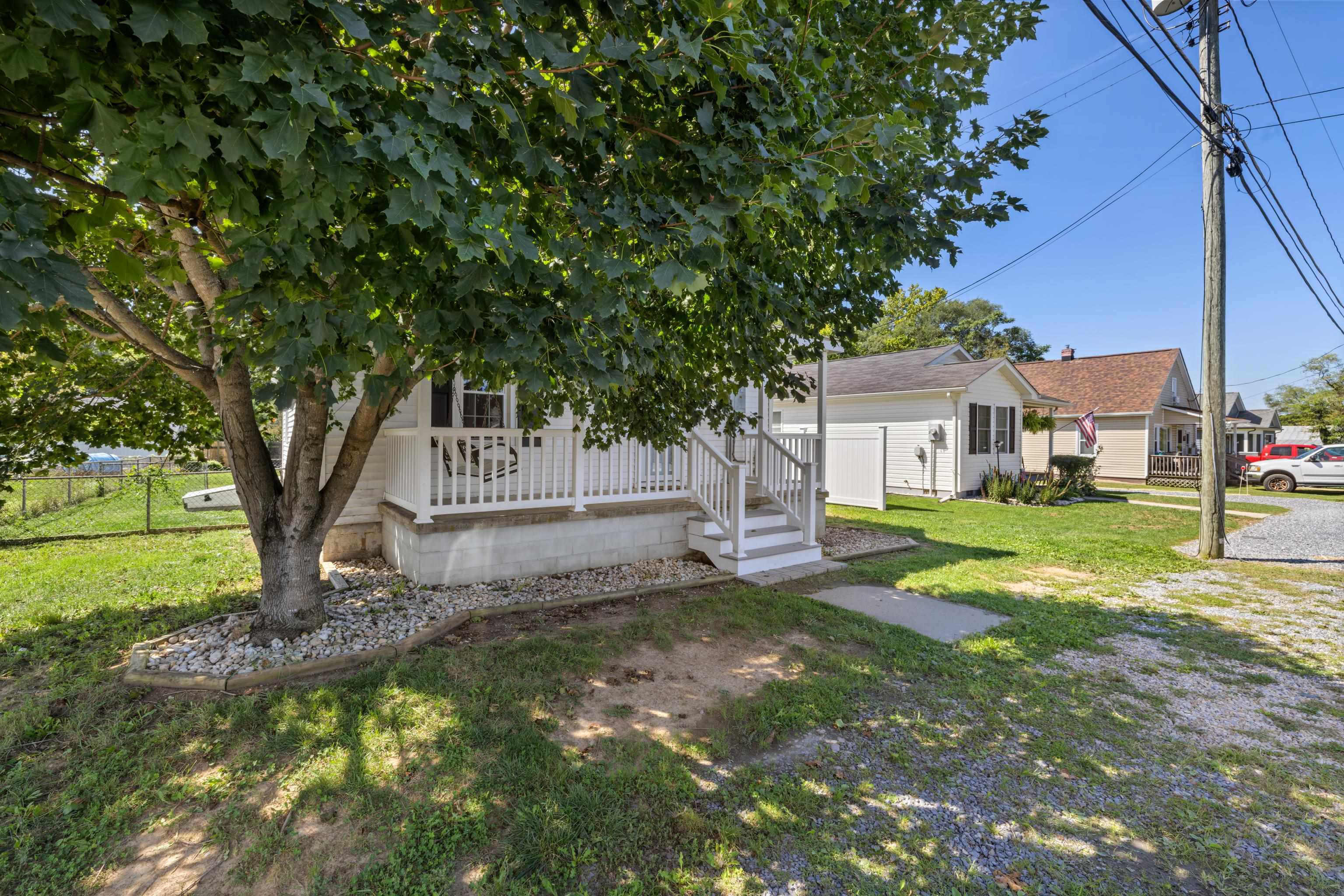 33 BEAGLE GAP RUN, WAYNESBORO, Virginia 22980, 3 Bedrooms Bedrooms, ,1 BathroomBathrooms,Residential,33 BEAGLE GAP RUN,682059 MLS # 682059 33 BEAGLE GAP RUN, WAYNESBORO, Virginia 22980, 3 Bedrooms Bedrooms, ,1 BathroomBathrooms,Residential,33 BEAGLE GAP RUN,682059 MLS # 682059