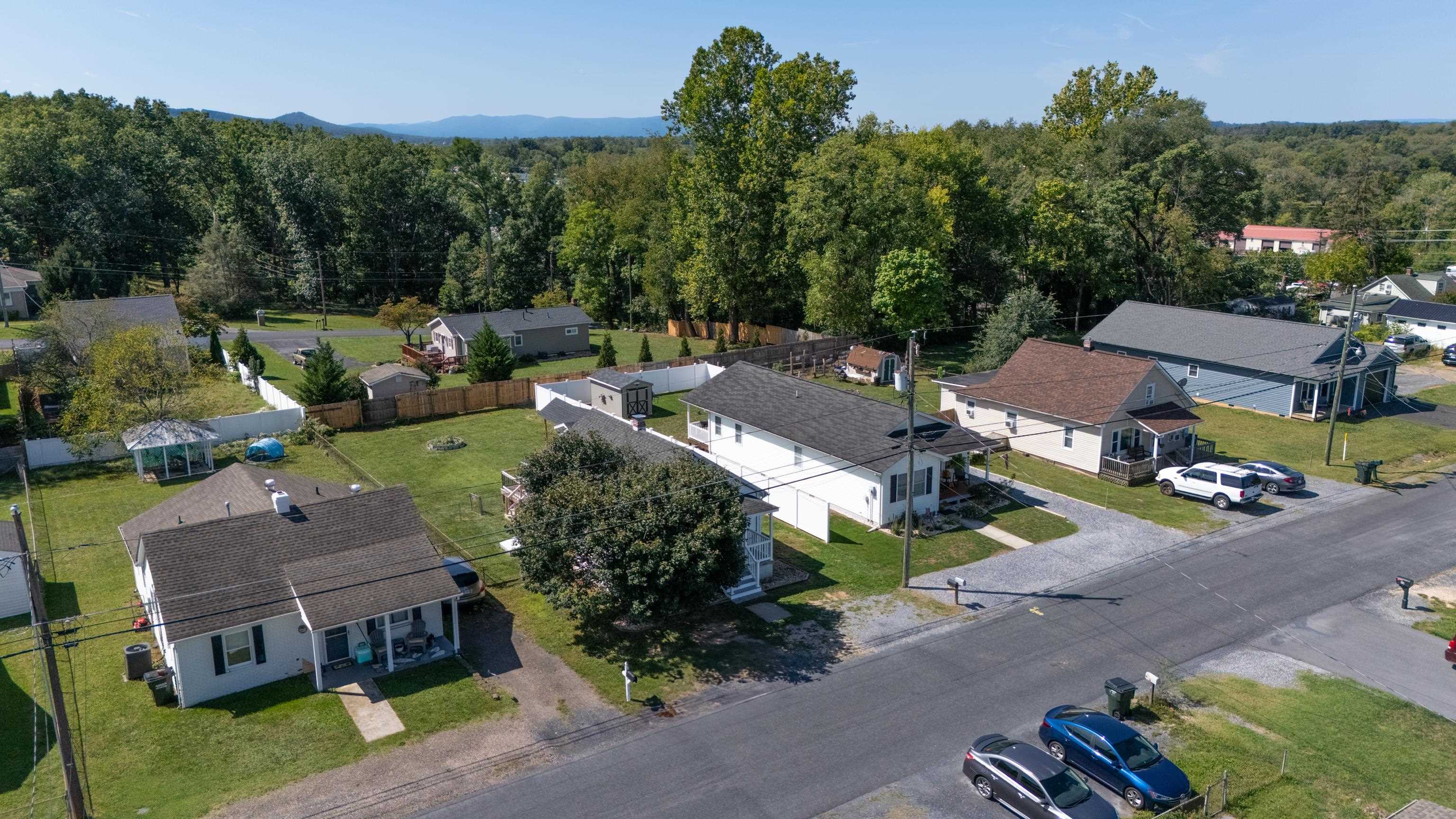 33 BEAGLE GAP RUN, WAYNESBORO, Virginia 22980, 3 Bedrooms Bedrooms, ,1 BathroomBathrooms,Residential,33 BEAGLE GAP RUN,682059 MLS # 682059 33 BEAGLE GAP RUN, WAYNESBORO, Virginia 22980, 3 Bedrooms Bedrooms, ,1 BathroomBathrooms,Residential,33 BEAGLE GAP RUN,682059 MLS # 682059