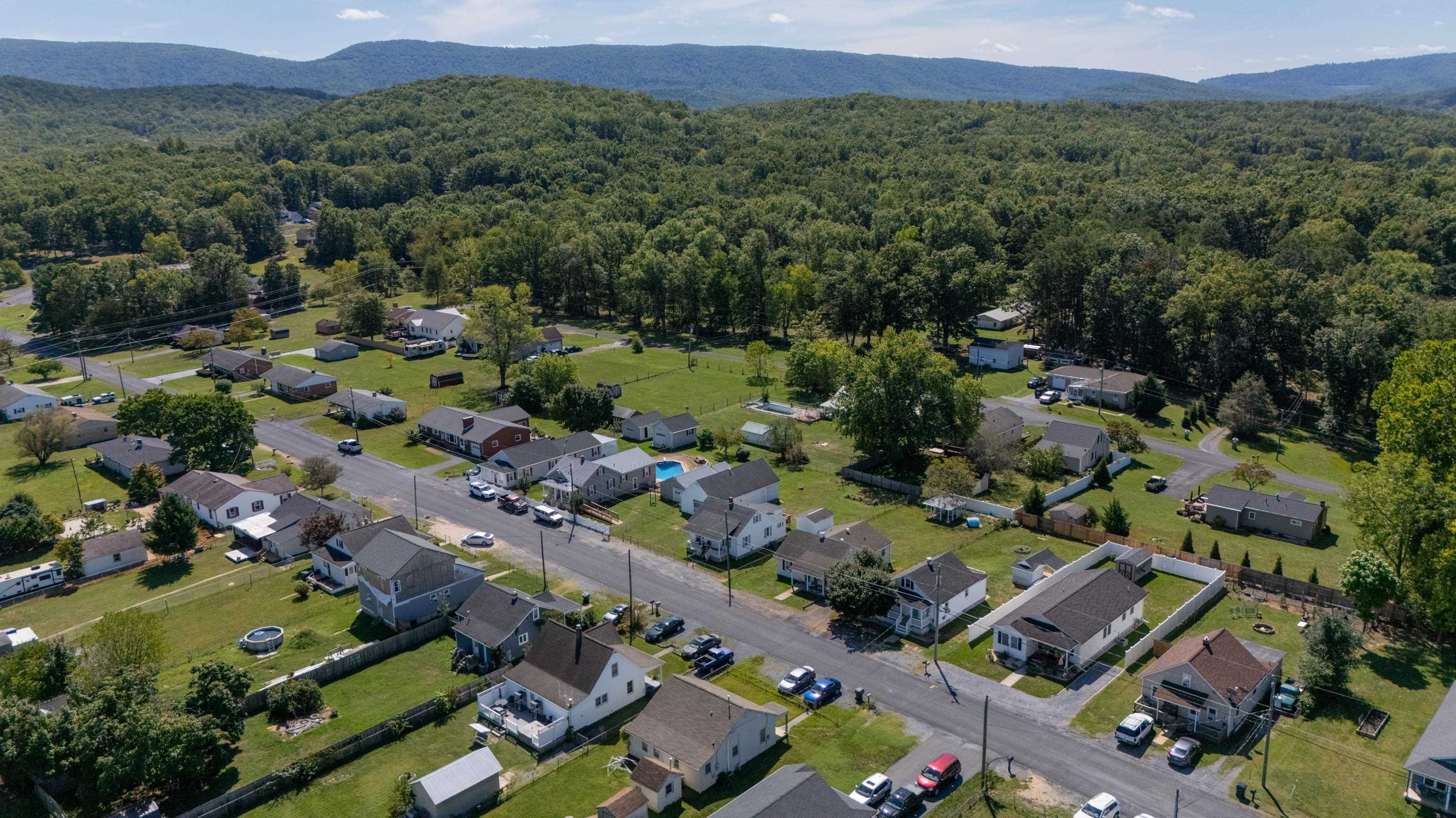 33 BEAGLE GAP RUN, WAYNESBORO, Virginia 22980, 3 Bedrooms Bedrooms, ,1 BathroomBathrooms,Residential,33 BEAGLE GAP RUN,682059 MLS # 682059 33 BEAGLE GAP RUN, WAYNESBORO, Virginia 22980, 3 Bedrooms Bedrooms, ,1 BathroomBathrooms,Residential,33 BEAGLE GAP RUN,682059 MLS # 682059