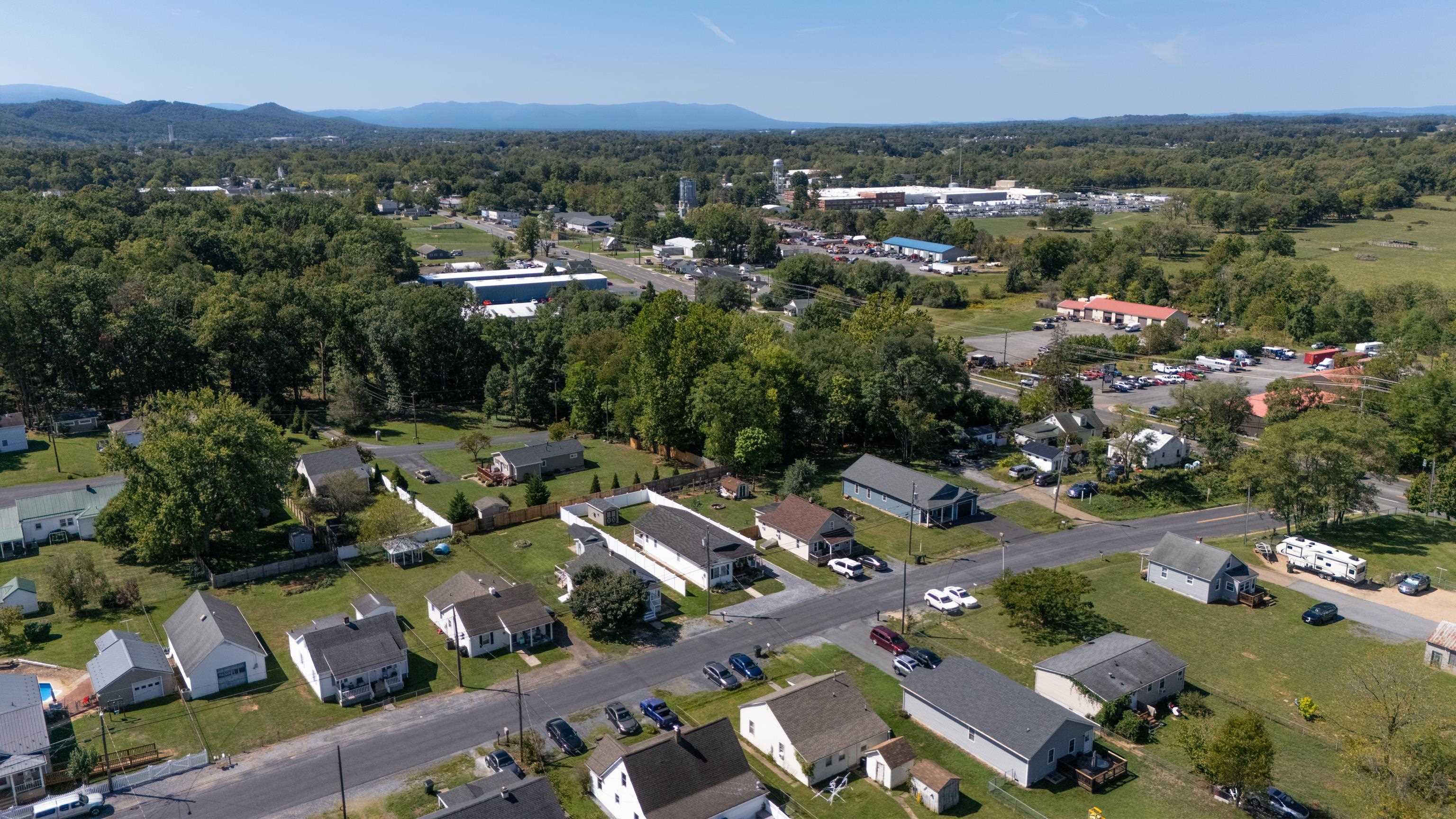 33 BEAGLE GAP RUN, WAYNESBORO, Virginia 22980, 3 Bedrooms Bedrooms, ,1 BathroomBathrooms,Residential,33 BEAGLE GAP RUN,682059 MLS # 682059 33 BEAGLE GAP RUN, WAYNESBORO, Virginia 22980, 3 Bedrooms Bedrooms, ,1 BathroomBathrooms,Residential,33 BEAGLE GAP RUN,682059 MLS # 682059