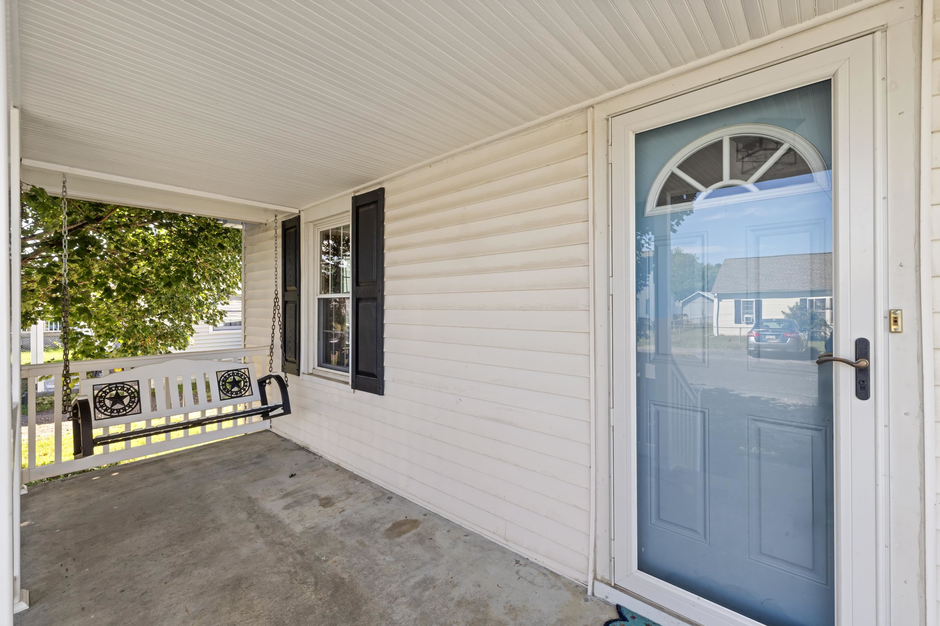33 BEAGLE GAP RUN, WAYNESBORO, Virginia 22980, 3 Bedrooms Bedrooms, ,1 BathroomBathrooms,Residential,33 BEAGLE GAP RUN,682059 MLS # 682059 33 BEAGLE GAP RUN, WAYNESBORO, Virginia 22980, 3 Bedrooms Bedrooms, ,1 BathroomBathrooms,Residential,33 BEAGLE GAP RUN,682059 MLS # 682059