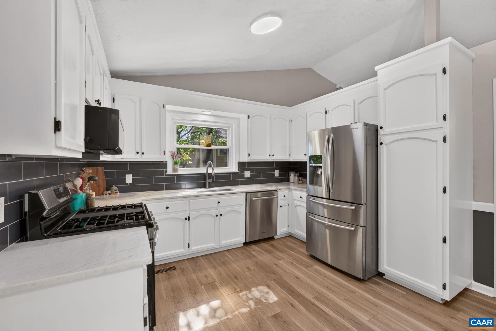3 ROADVIEW TER, PALMYRA, Virginia 22963, 4 Bedrooms Bedrooms, ,3 BathroomsBathrooms,Residential,3 ROADVIEW TER,682063 MLS # 682063 3 ROADVIEW TER, PALMYRA, Virginia 22963, 4 Bedrooms Bedrooms, ,3 BathroomsBathrooms,Residential,3 ROADVIEW TER,682063 MLS # 682063