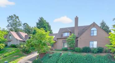1685 ROYAL OAK CT, CHARLOTTESVILLE, Virginia 22902, 4 Bedrooms Bedrooms, ,2 BathroomsBathrooms,Residential,1685 ROYAL OAK CT,682066 MLS # 682066