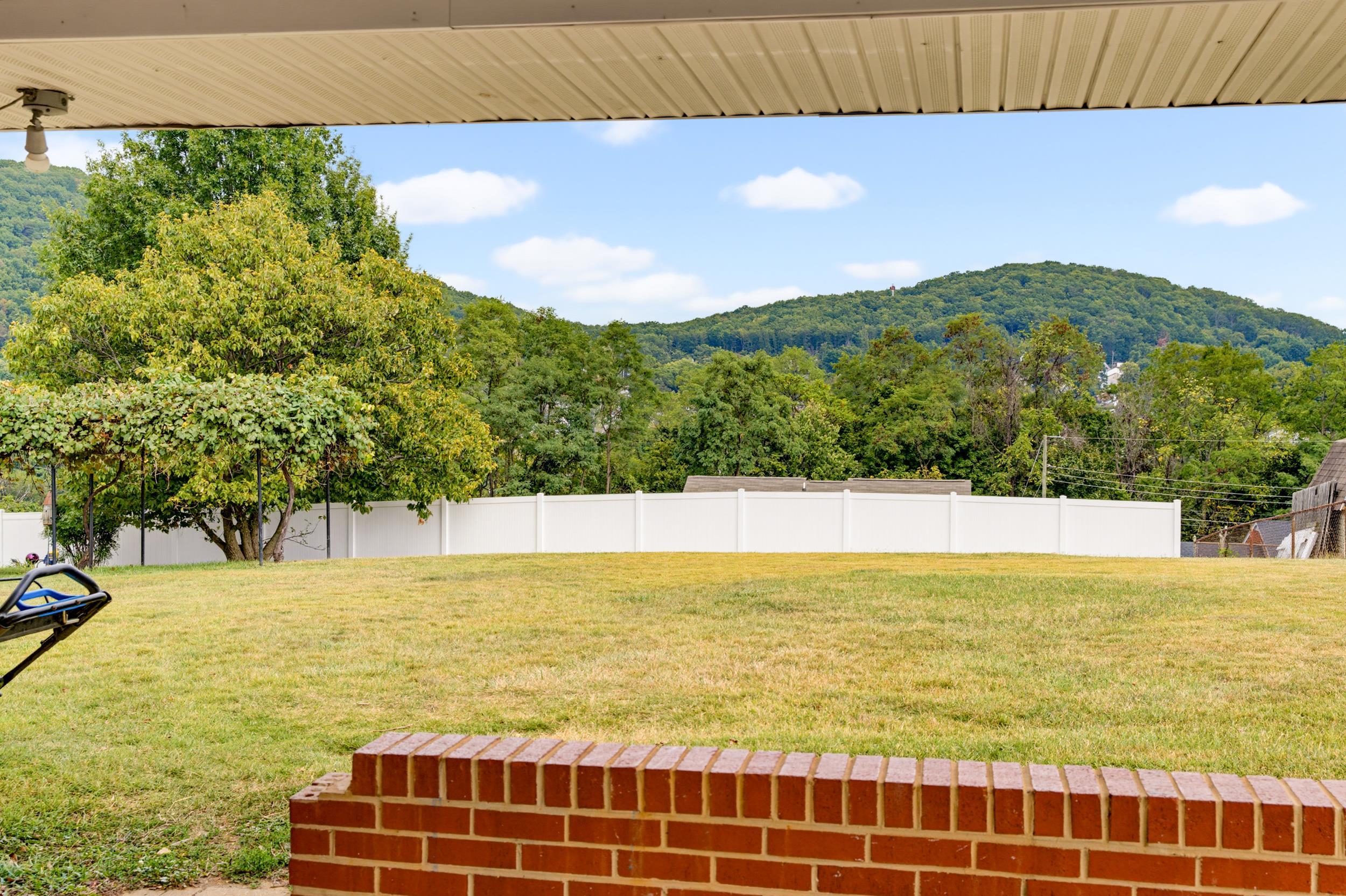 293 GRANDON RD, STAUNTON, Virginia 24401, 3 Bedrooms Bedrooms, ,1 BathroomBathrooms,Residential,293 GRANDON RD,682071 MLS # 682071 293 GRANDON RD, STAUNTON, Virginia 24401, 3 Bedrooms Bedrooms, ,1 BathroomBathrooms,Residential,293 GRANDON RD,682071 MLS # 682071