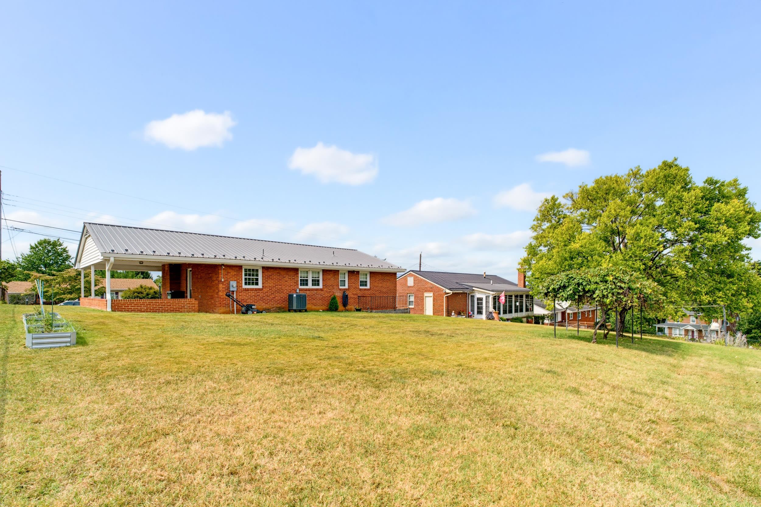 293 GRANDON RD, STAUNTON, Virginia 24401, 3 Bedrooms Bedrooms, ,1 BathroomBathrooms,Residential,293 GRANDON RD,682071 MLS # 682071 293 GRANDON RD, STAUNTON, Virginia 24401, 3 Bedrooms Bedrooms, ,1 BathroomBathrooms,Residential,293 GRANDON RD,682071 MLS # 682071