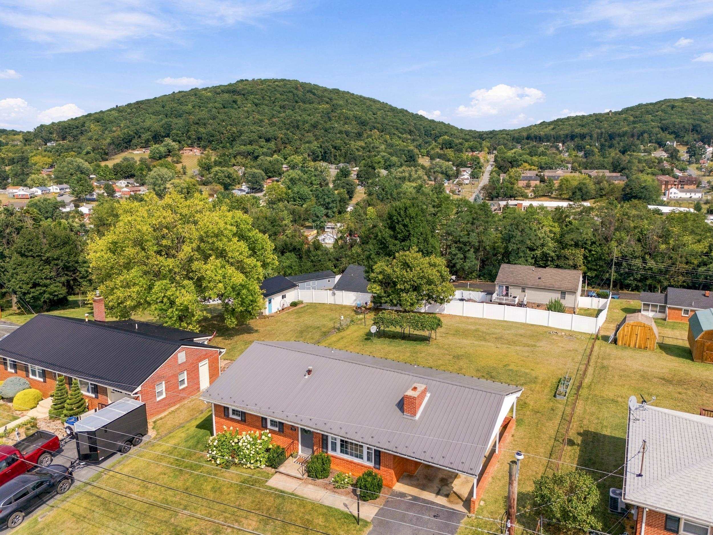 293 GRANDON RD, STAUNTON, Virginia 24401, 3 Bedrooms Bedrooms, ,1 BathroomBathrooms,Residential,293 GRANDON RD,682071 MLS # 682071 293 GRANDON RD, STAUNTON, Virginia 24401, 3 Bedrooms Bedrooms, ,1 BathroomBathrooms,Residential,293 GRANDON RD,682071 MLS # 682071