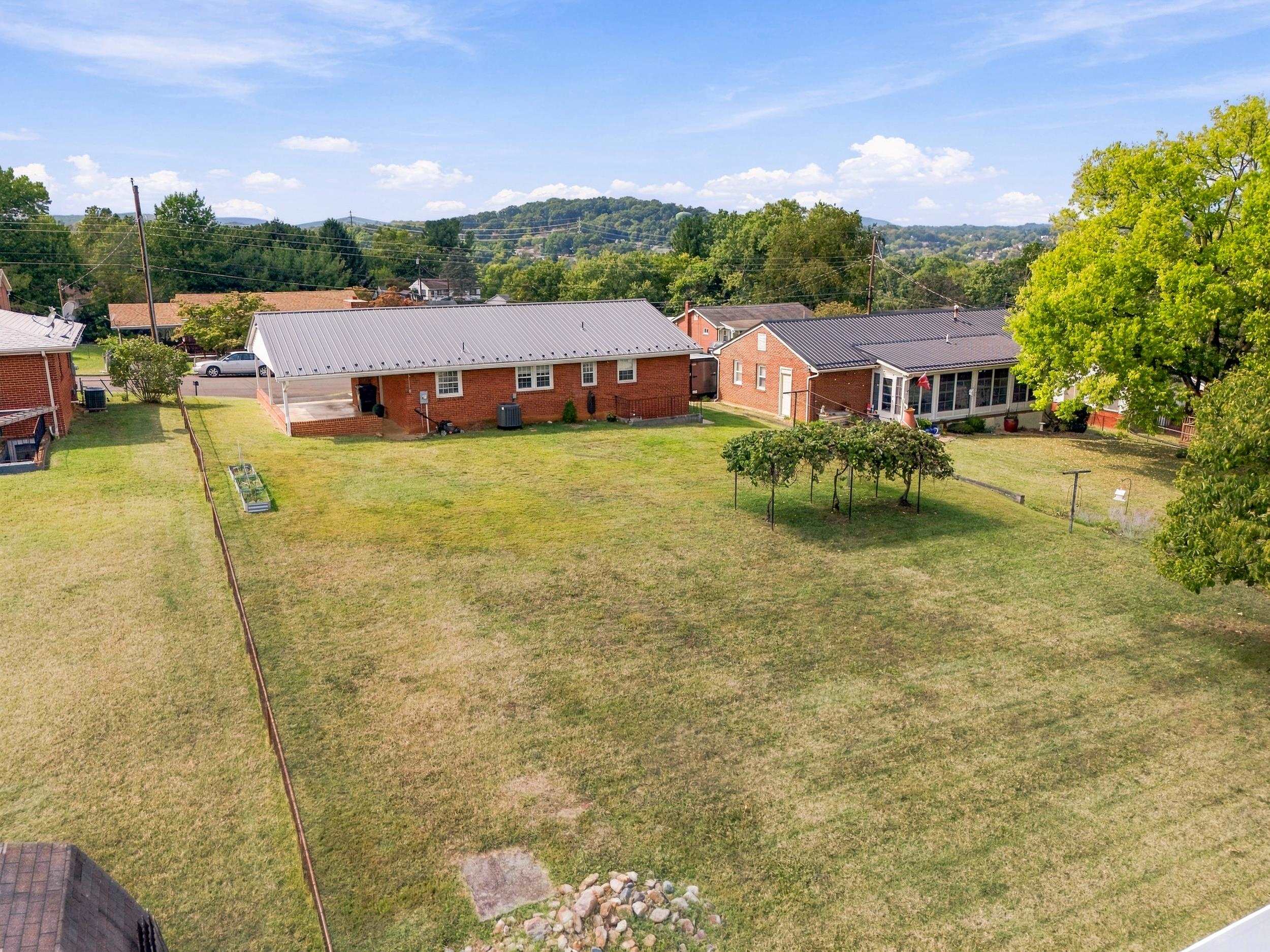 293 GRANDON RD, STAUNTON, Virginia 24401, 3 Bedrooms Bedrooms, ,1 BathroomBathrooms,Residential,293 GRANDON RD,682071 MLS # 682071 293 GRANDON RD, STAUNTON, Virginia 24401, 3 Bedrooms Bedrooms, ,1 BathroomBathrooms,Residential,293 GRANDON RD,682071 MLS # 682071
