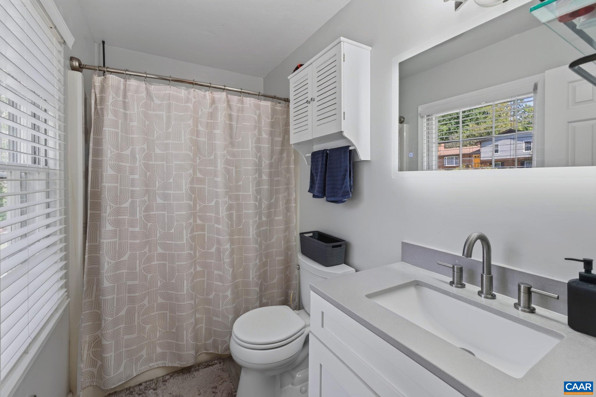 1321 OAK TREE LN, CHARLOTTESVILLE, Virginia 22901, 3 Bedrooms Bedrooms, ,3 BathroomsBathrooms,Residential,1321 OAK TREE LN,682072 MLS # 682072 1321 OAK TREE LN, CHARLOTTESVILLE, Virginia 22901, 3 Bedrooms Bedrooms, ,3 BathroomsBathrooms,Residential,1321 OAK TREE LN,682072 MLS # 682072