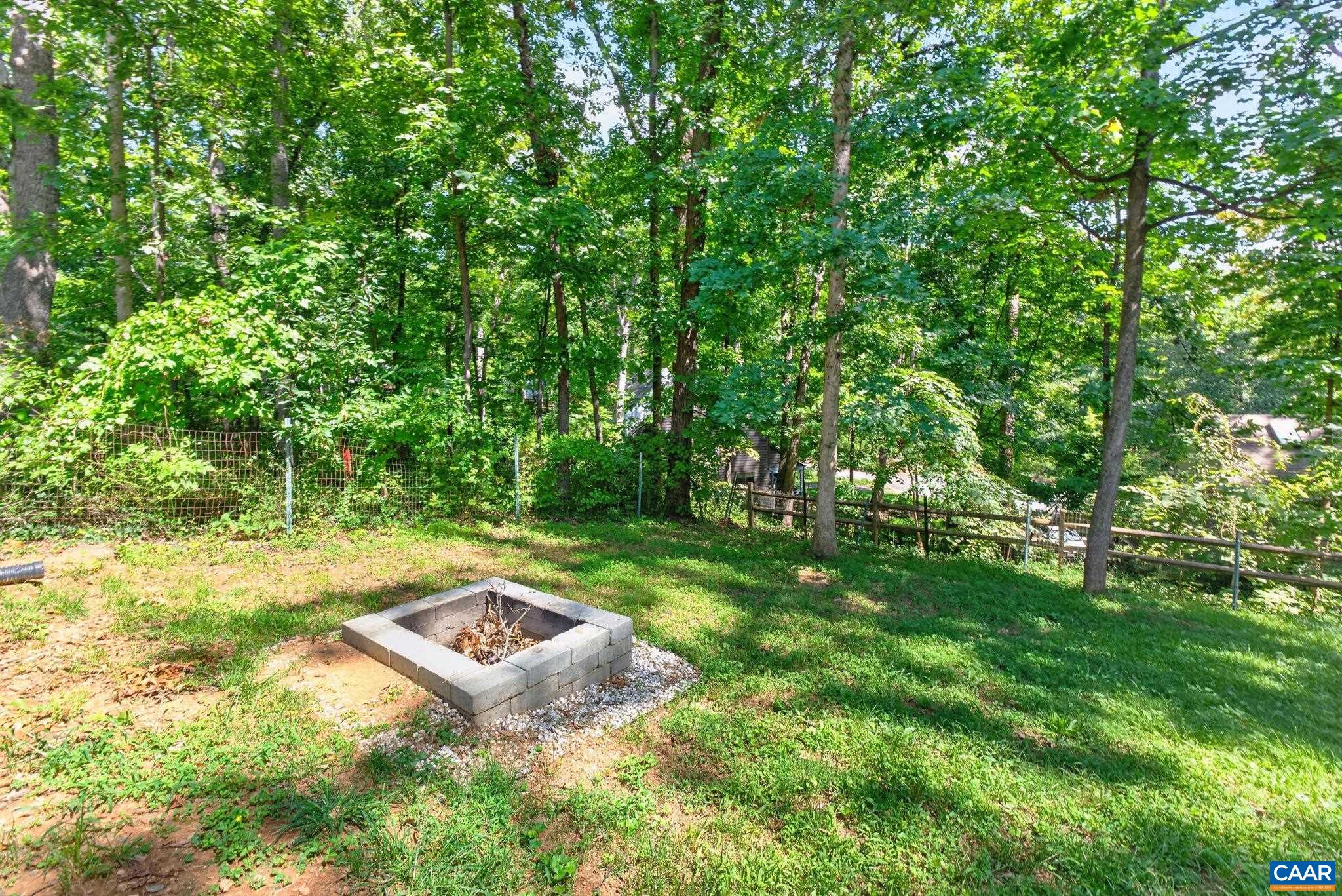 1321 OAK TREE LN, CHARLOTTESVILLE, Virginia 22901, 3 Bedrooms Bedrooms, ,3 BathroomsBathrooms,Residential,1321 OAK TREE LN,682072 MLS # 682072 1321 OAK TREE LN, CHARLOTTESVILLE, Virginia 22901, 3 Bedrooms Bedrooms, ,3 BathroomsBathrooms,Residential,1321 OAK TREE LN,682072 MLS # 682072